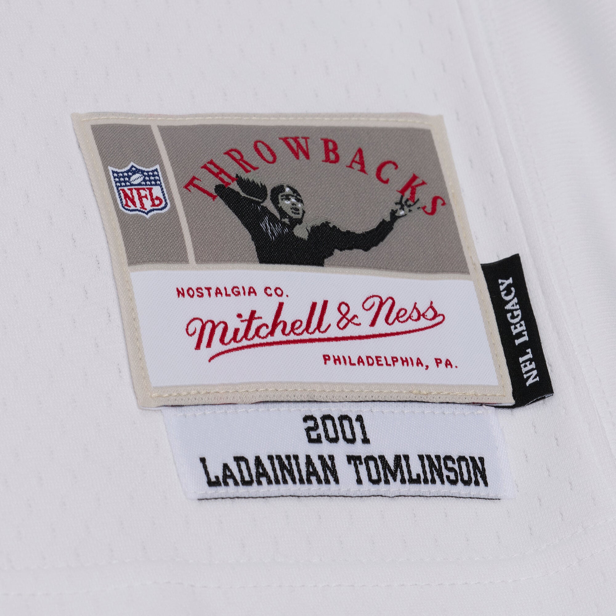 Maillot réplique Mitchell & Ness LaDainian Tomlinson blanc des Chargers de San Diego (édition 2001 Legacy) pour homme
