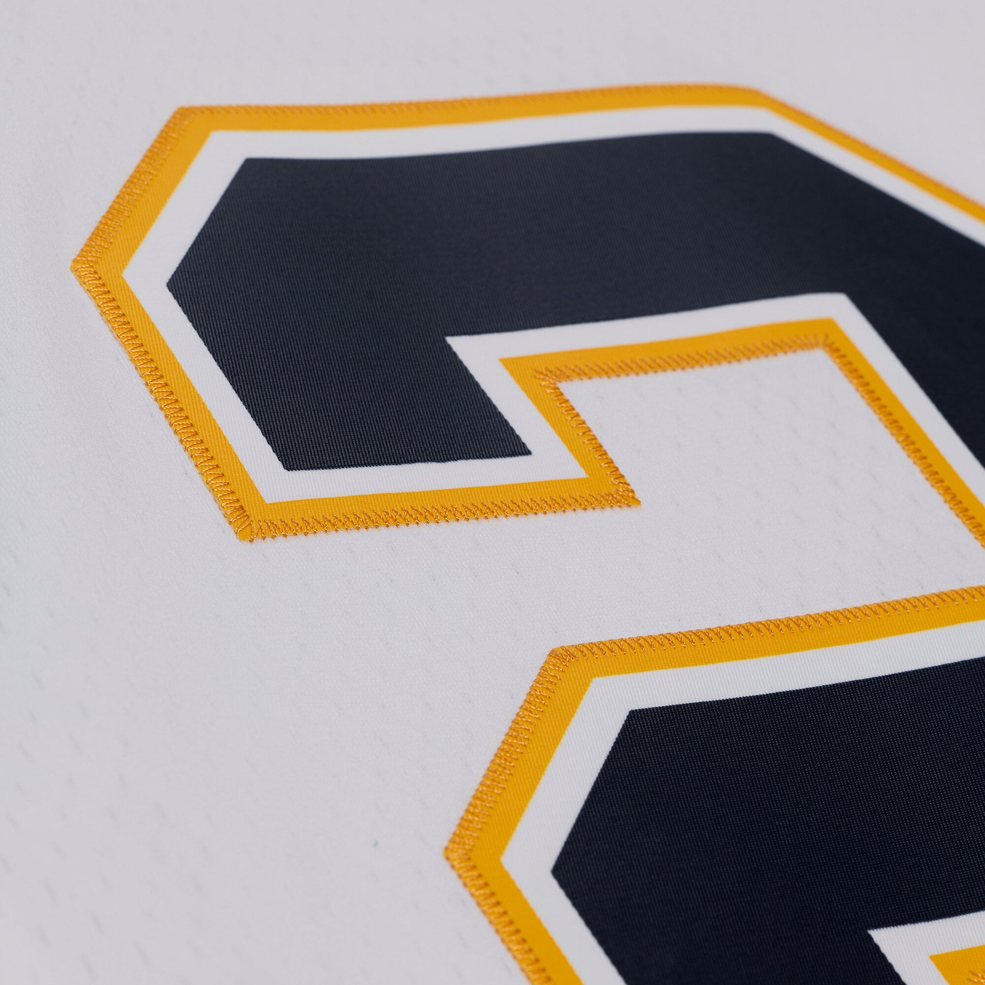 Maillot réplique Mitchell & Ness LaDainian Tomlinson blanc des Chargers de San Diego (édition 2001 Legacy) pour homme