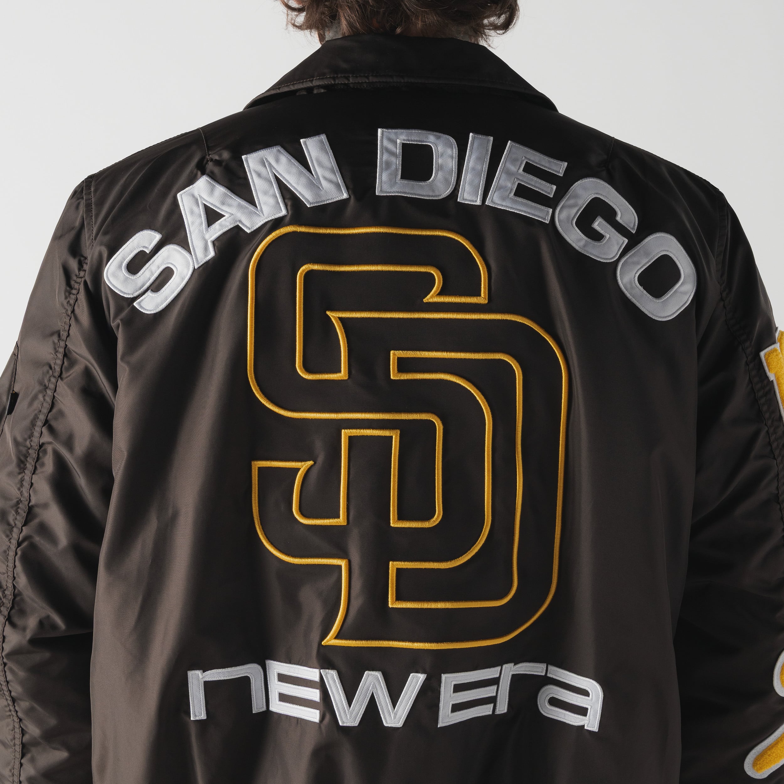 Veste bomber zippée New Era x Alpha Industries marron San Diego Padres MA-1 pour homme