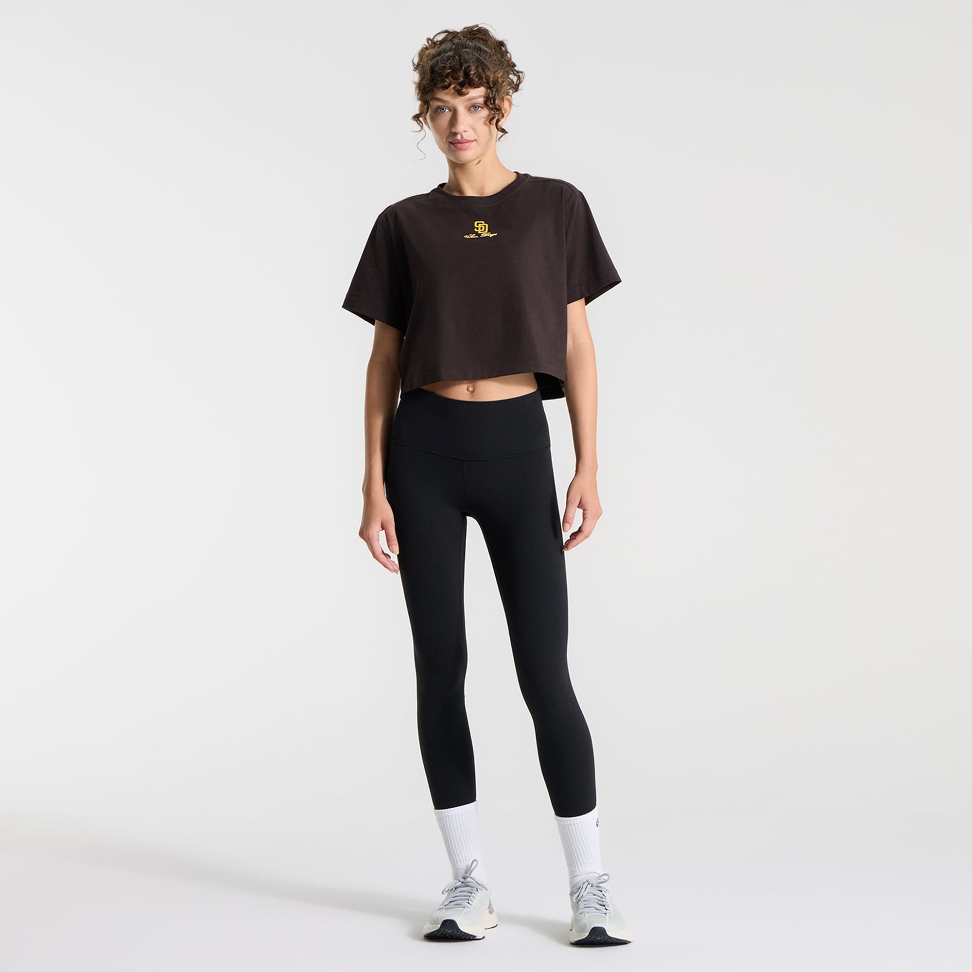 T-shirt court en coton biologique lululemon Black Sable San Diego Padres All Yours pour femme