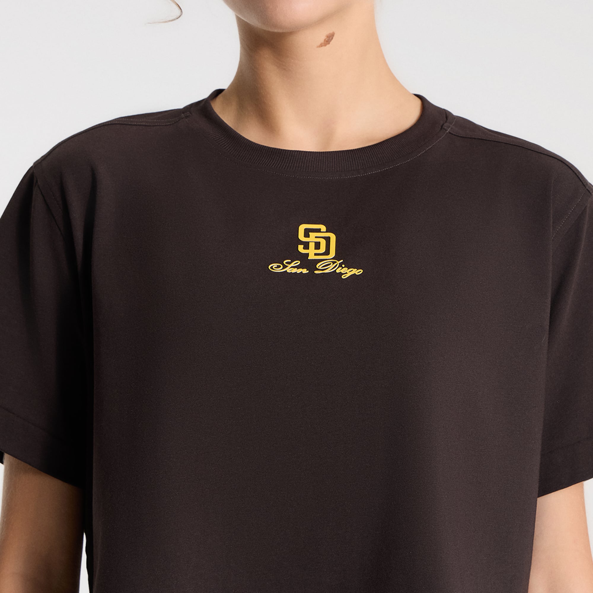 T-shirt court en coton biologique lululemon Black Sable San Diego Padres All Yours pour femme