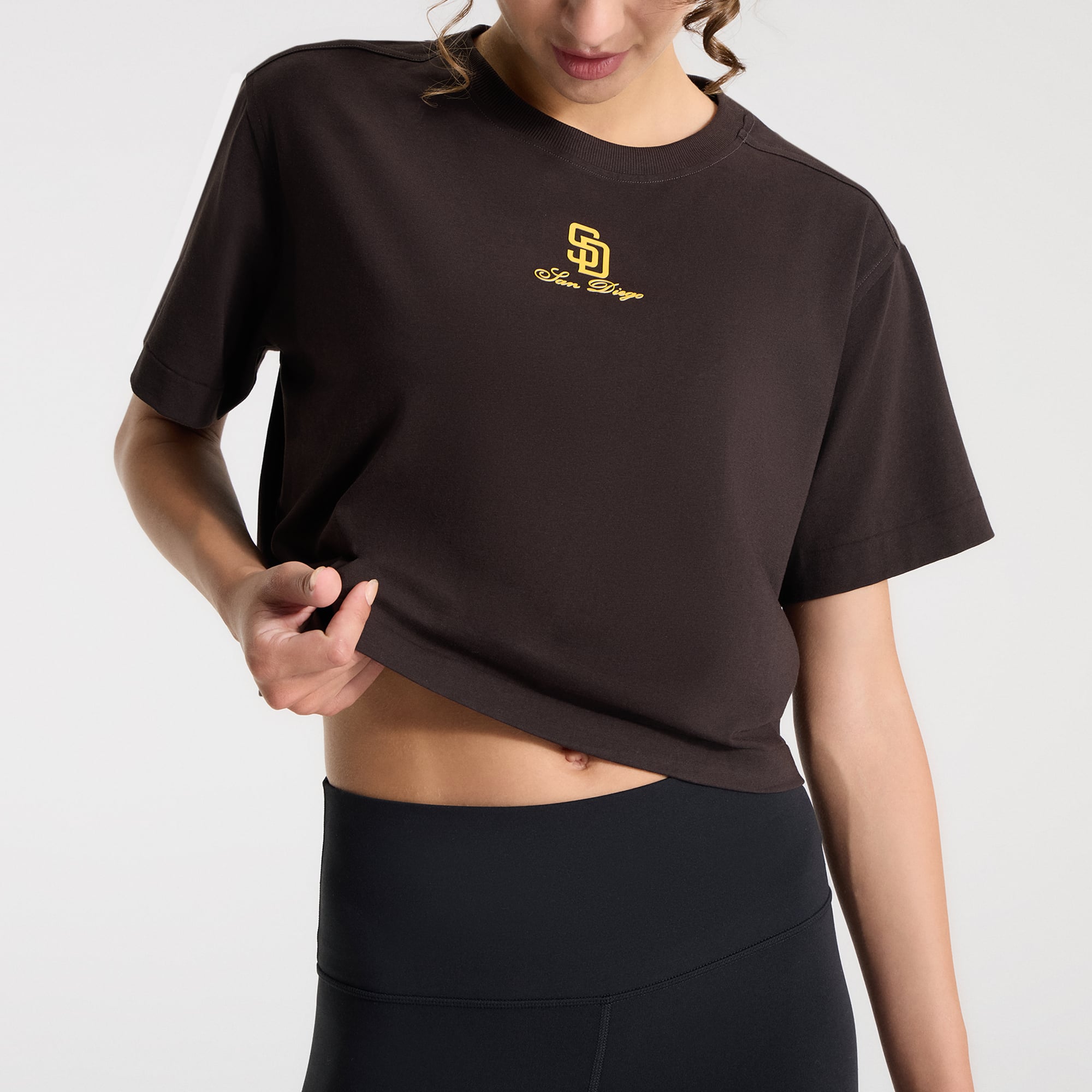 T-shirt court en coton biologique lululemon Black Sable San Diego Padres All Yours pour femme