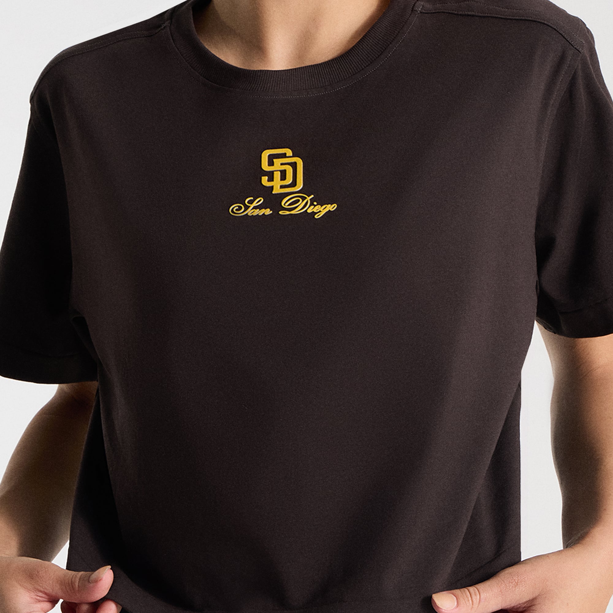 T-shirt court en coton biologique lululemon Black Sable San Diego Padres All Yours pour femme