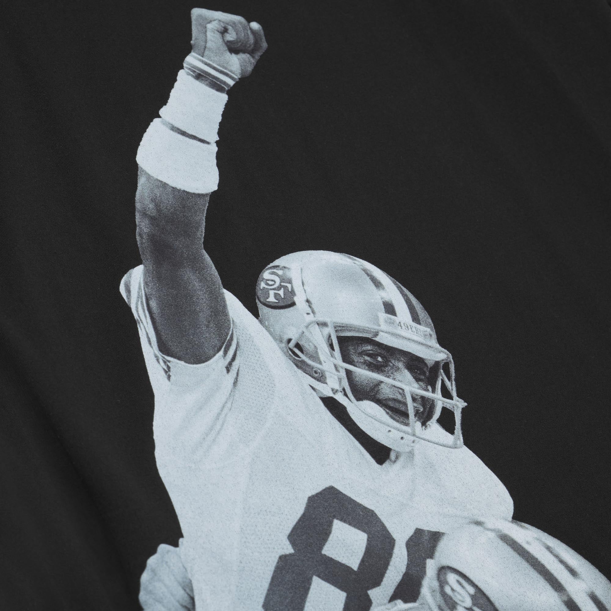 T-shirt Mitchell & Ness pour homme, noir, à l'effigie de Jerry Rice, joueur retraité des 49ers San Francisco.