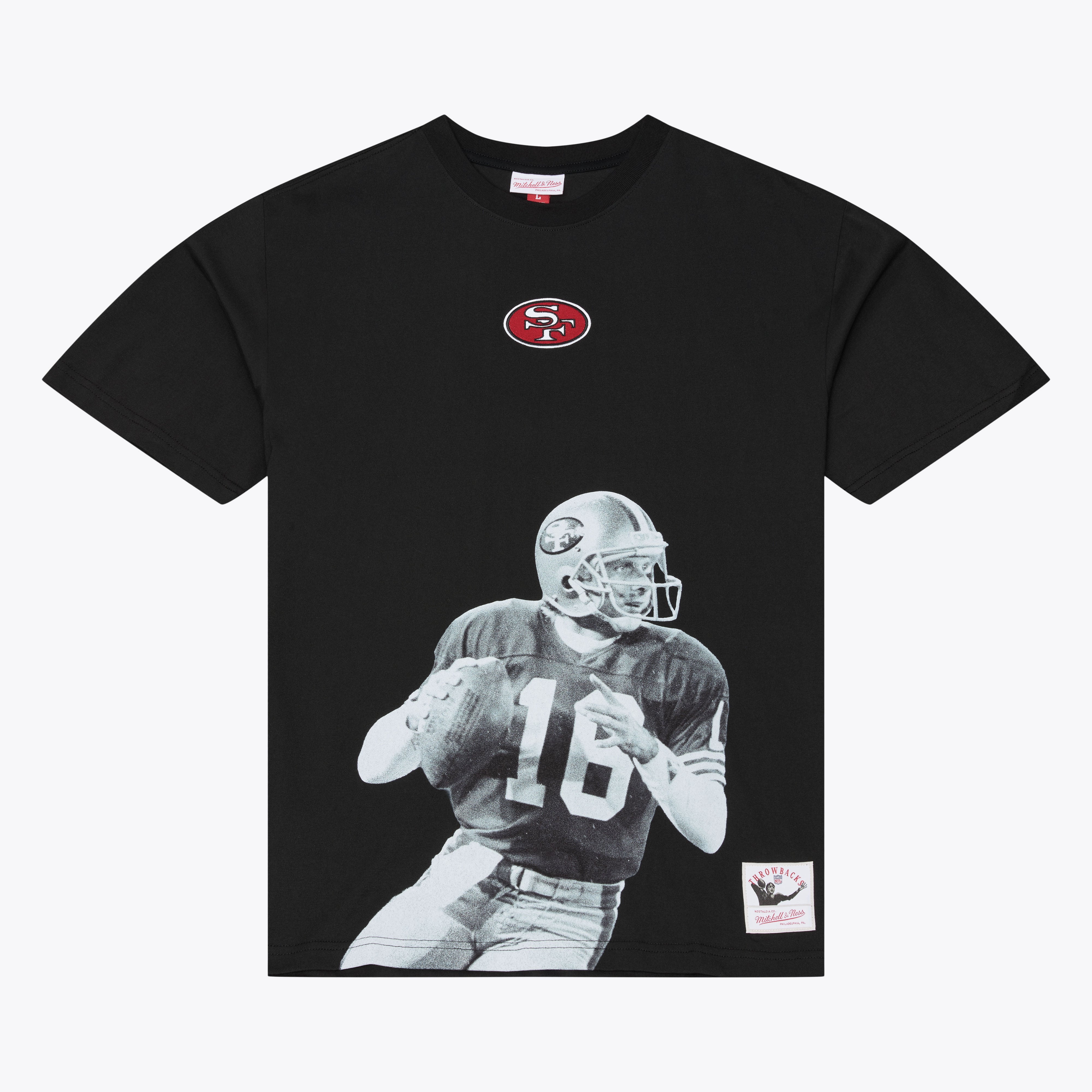 T-shirt Mitchell & Ness noir pour homme, effigie de Joe Montana, joueur retraité des 49ers San Francisco.