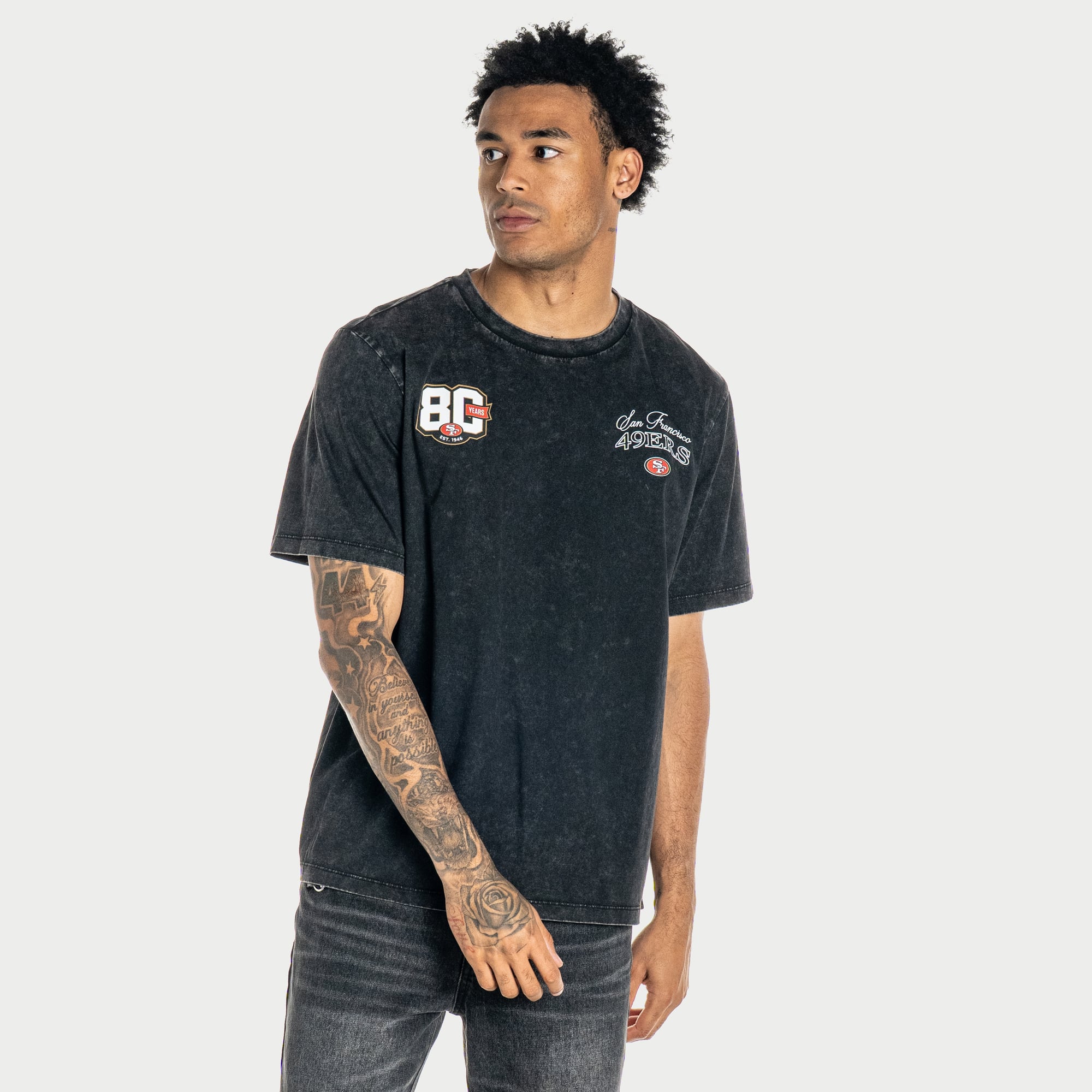 T-shirt unisexe The Wild Collective noir San Francisco 49ers Acid Wash Anniversary