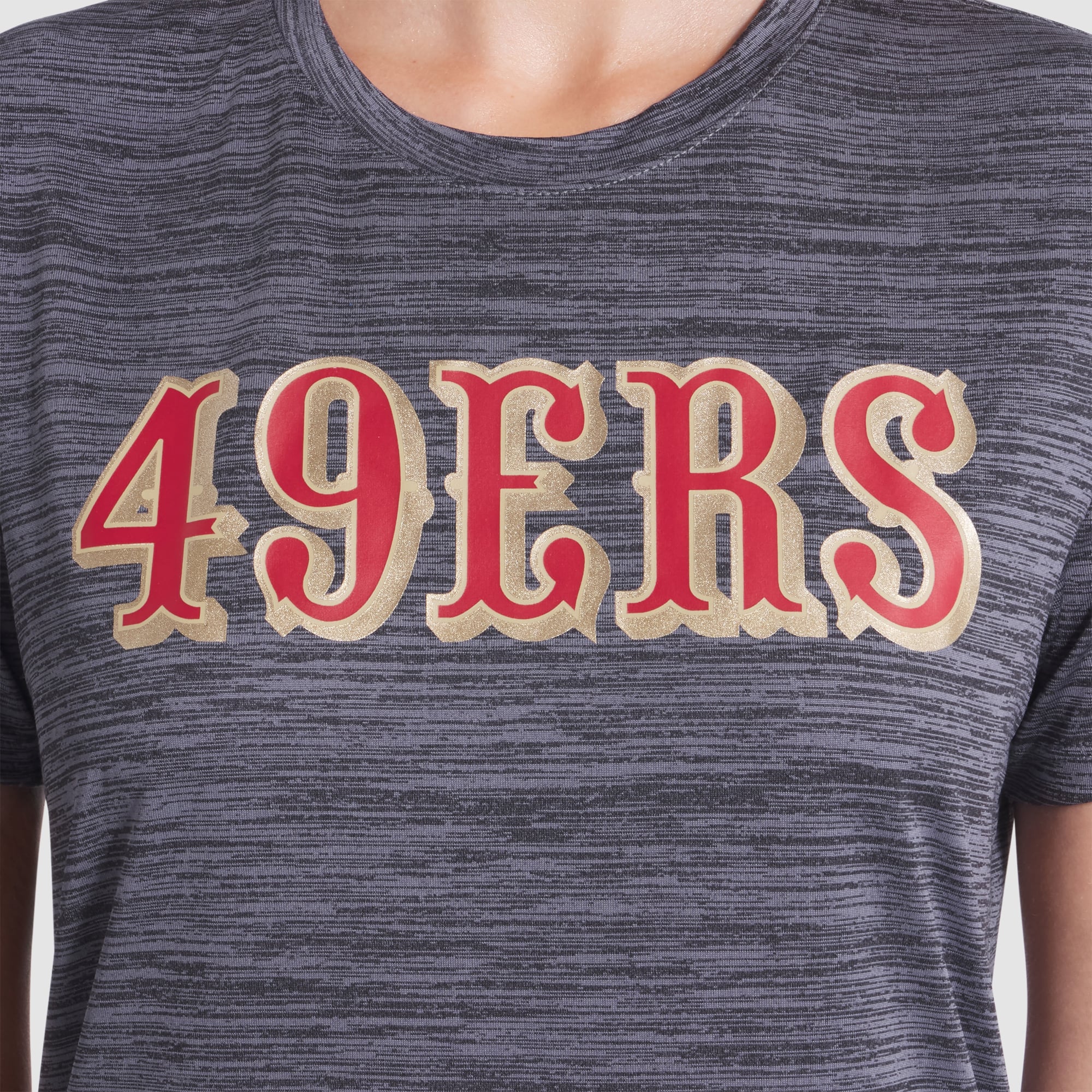 T-shirt Nike pour femme, coloris gris anthracite chiné, collection Rivalries des 49ers de San Francisco, technologie Sideline Velocity Dri-FIT
