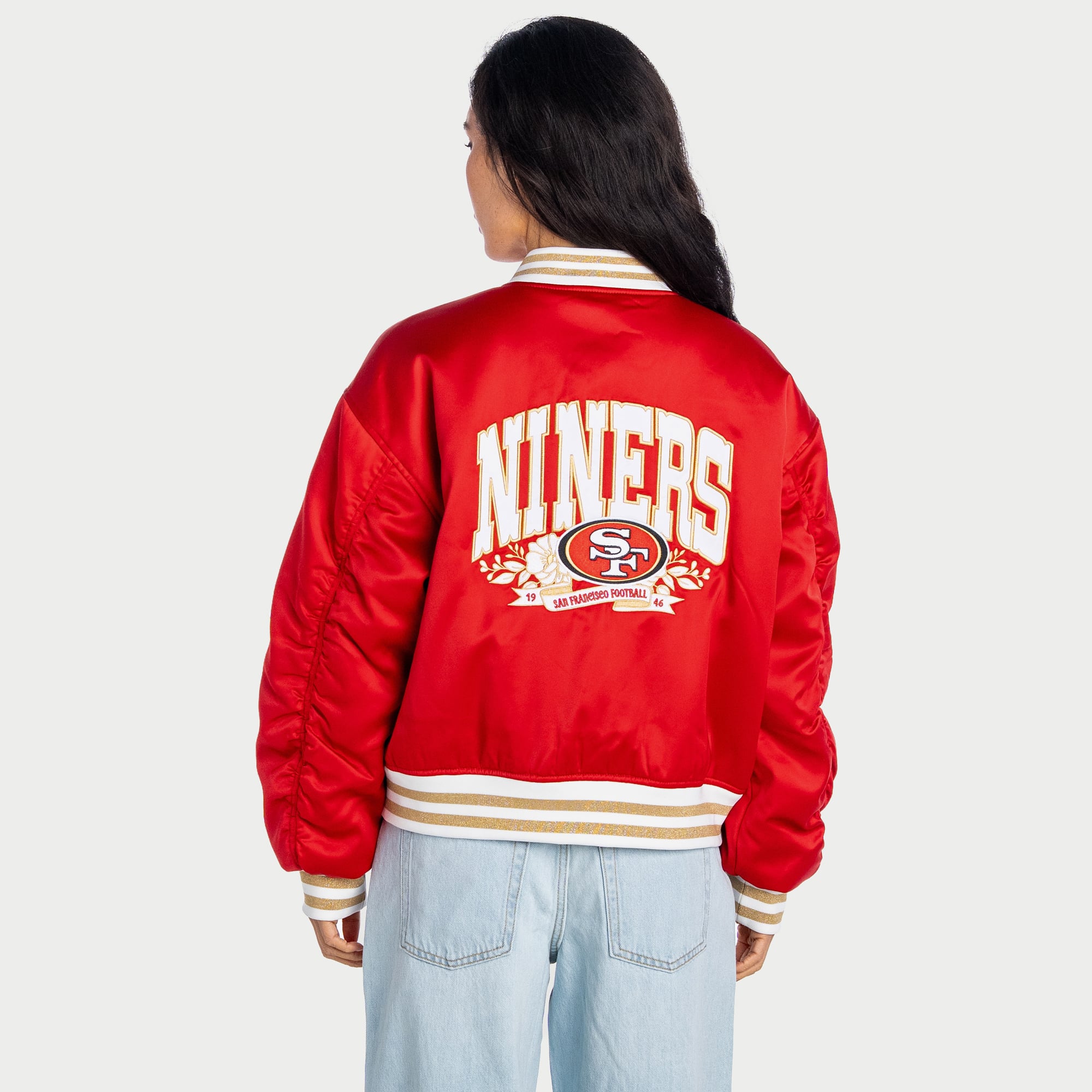Veste The Wild Collective Scarlet San Francisco 49ers pour femme, oversize en satin à fermeture éclair intégrale
