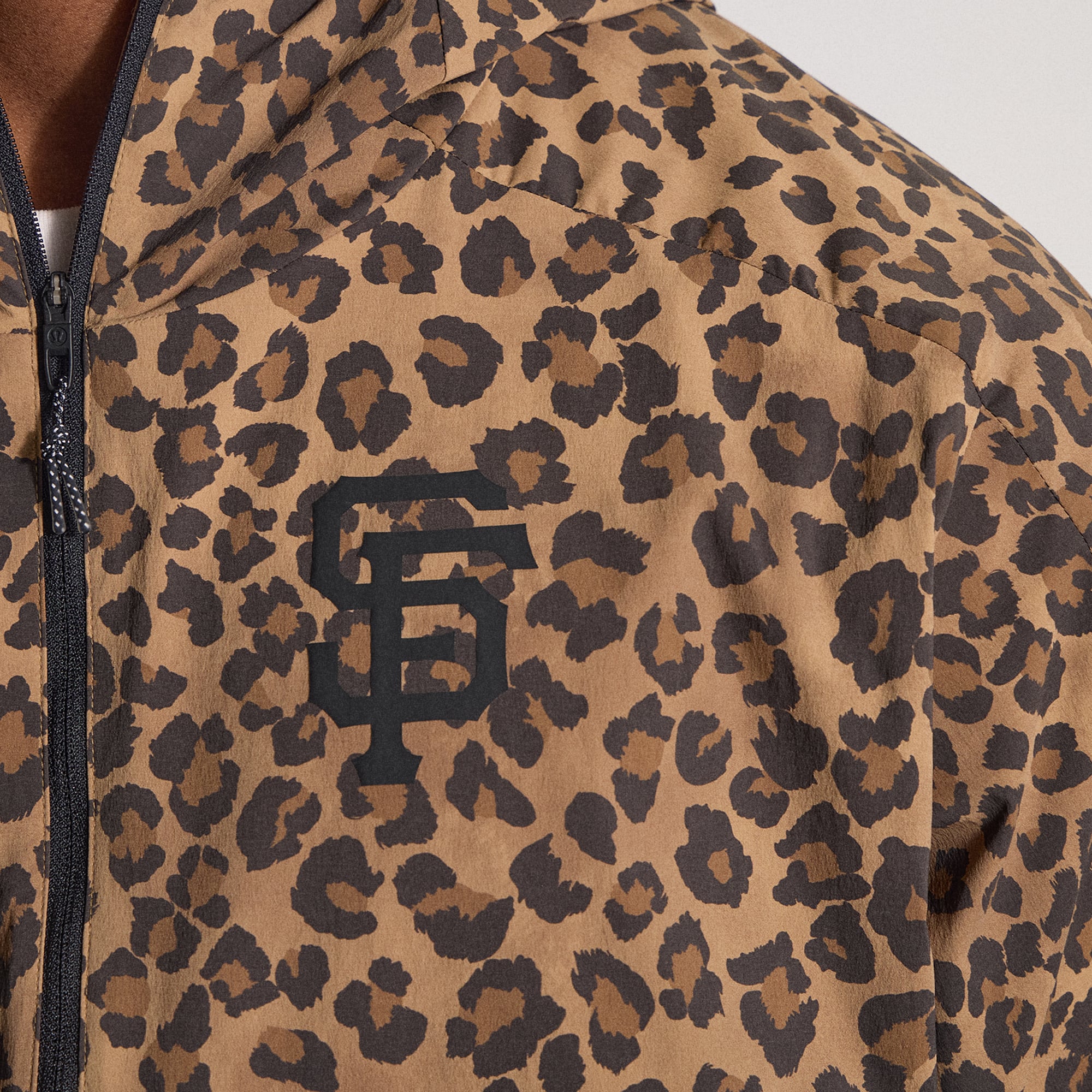 Men's lululemon San Francisco Giants Multi-Pocket Running Anorak *Leopard