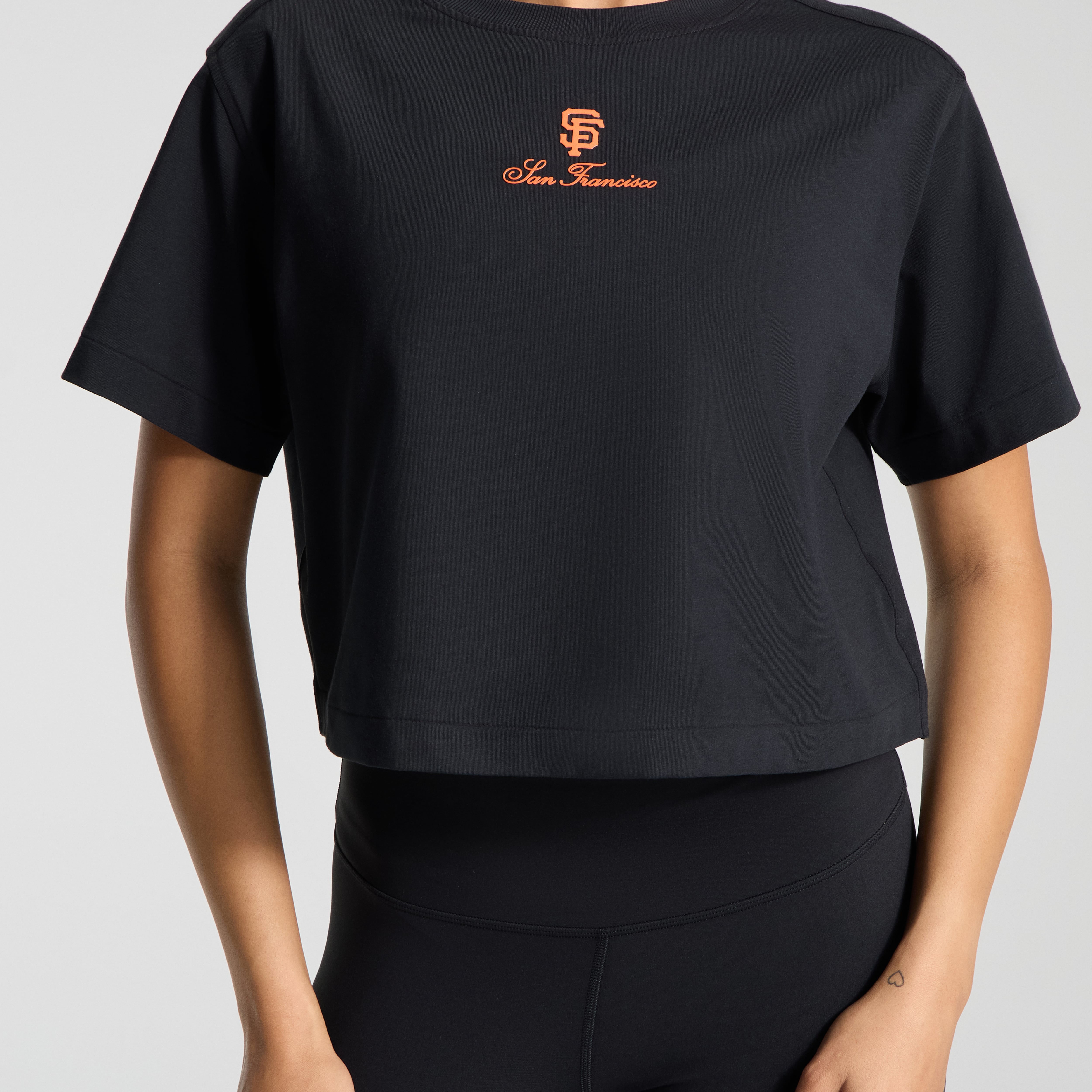 T-shirt court en coton biologique noir San Francisco Giants All Yours de lululemon pour femme