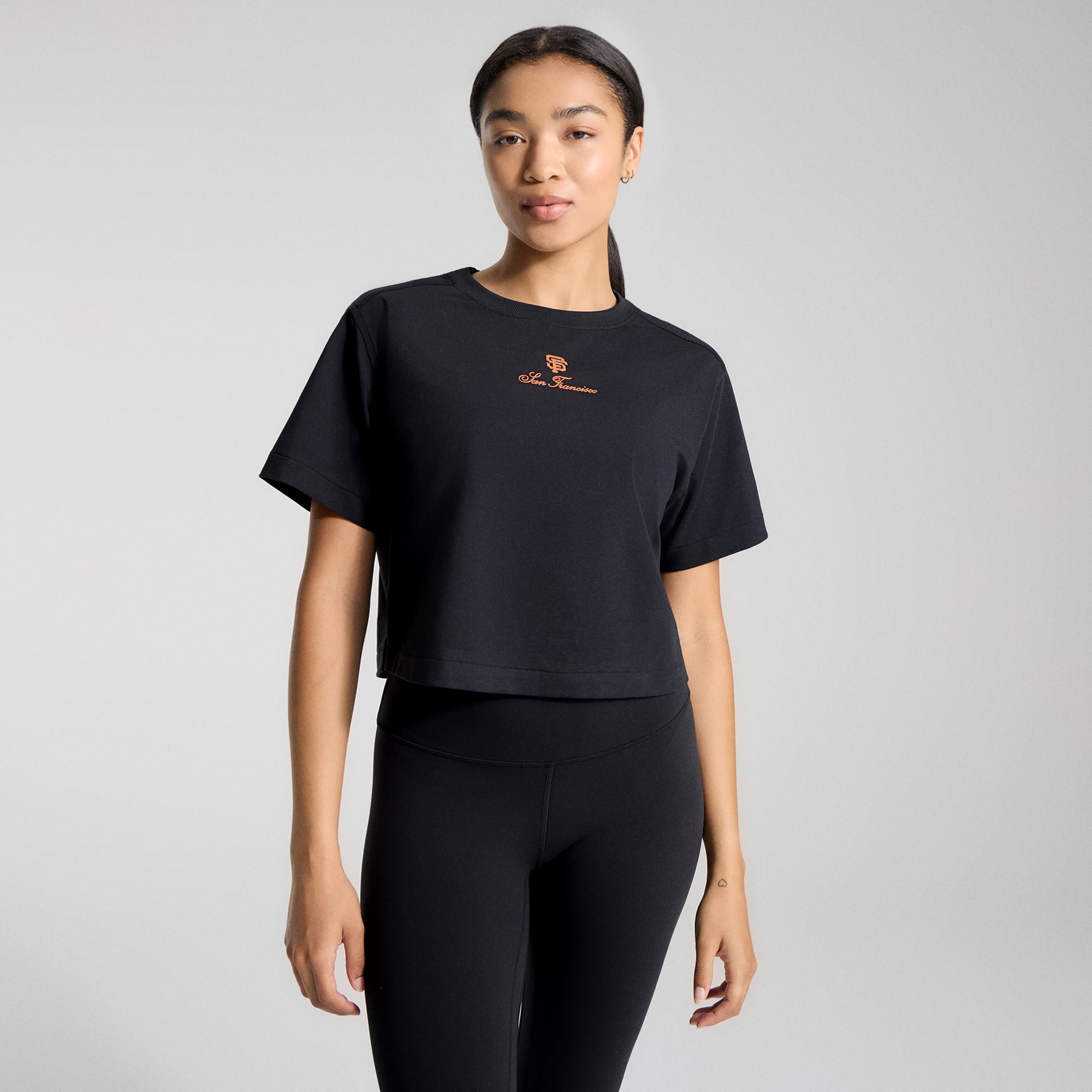T-shirt court en coton biologique noir San Francisco Giants All Yours de lululemon pour femme