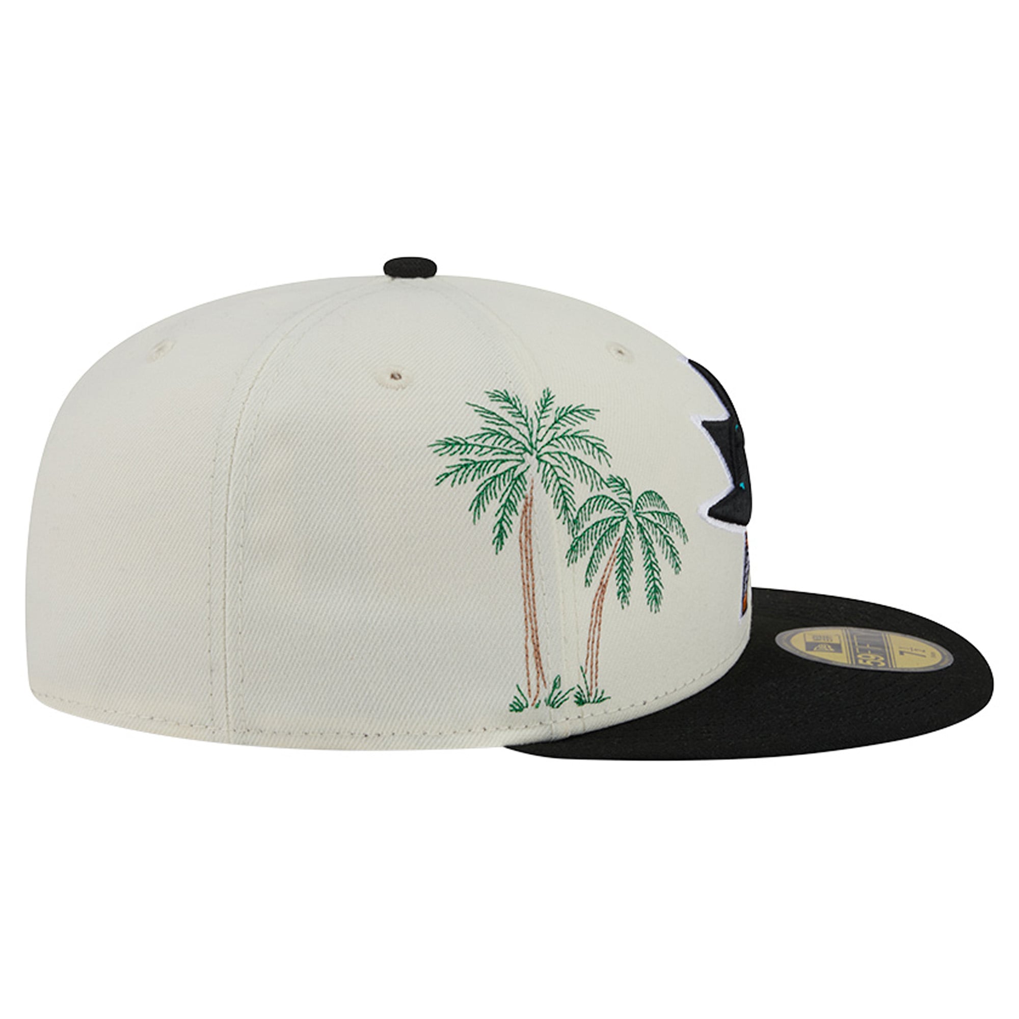 Casquette ajustée New Era 59FIFTY crème/noire pour homme, modèle San Jose Sharks, avec coutures personnalisées.