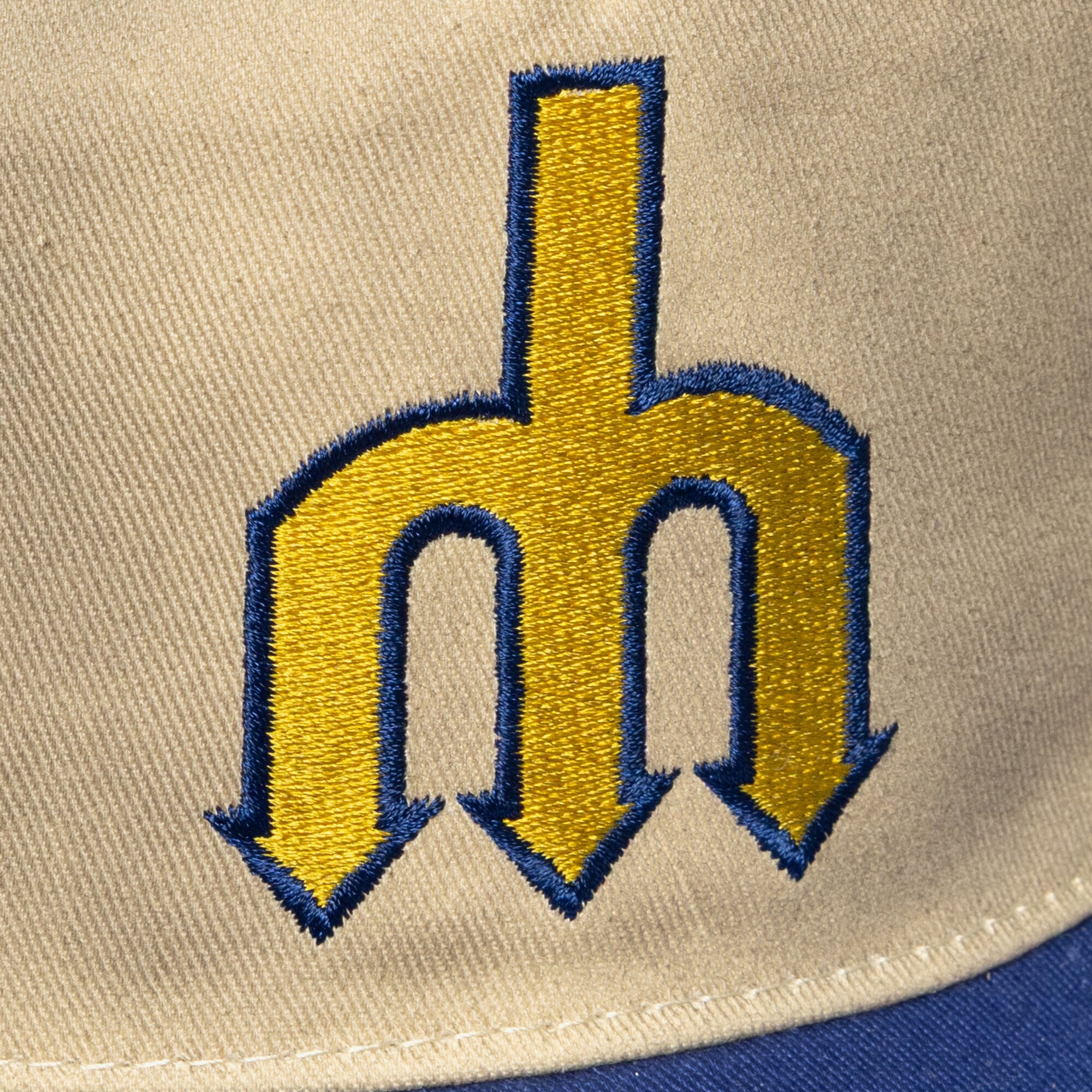 Casquette ajustable Mitchell & Ness crème Seattle Mariners Retro Roots Deadstock Cooperstown pour homme