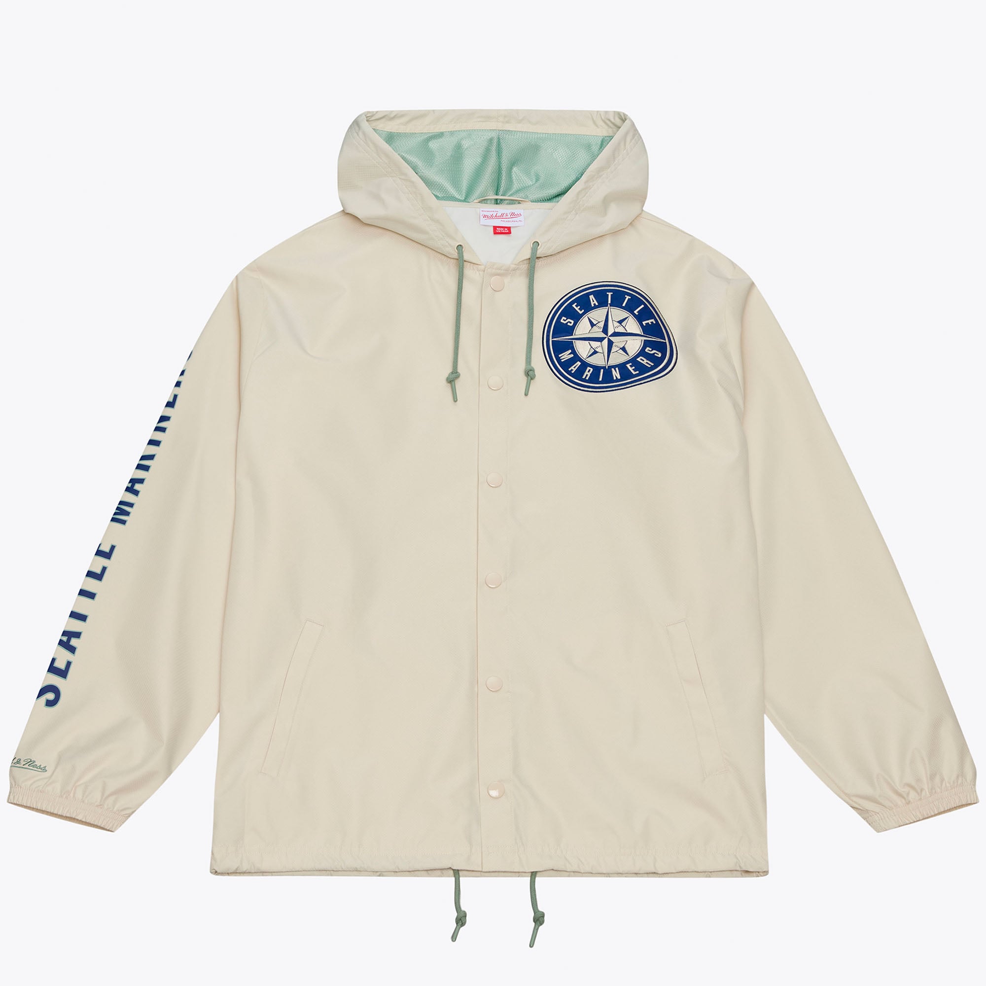 Veste de coach à capuche Mitchell & Ness Ichiro Suzuki crème Seattle Mariners, fermeture boutons-pression, style Yacht Rock, avec nom et numéro.