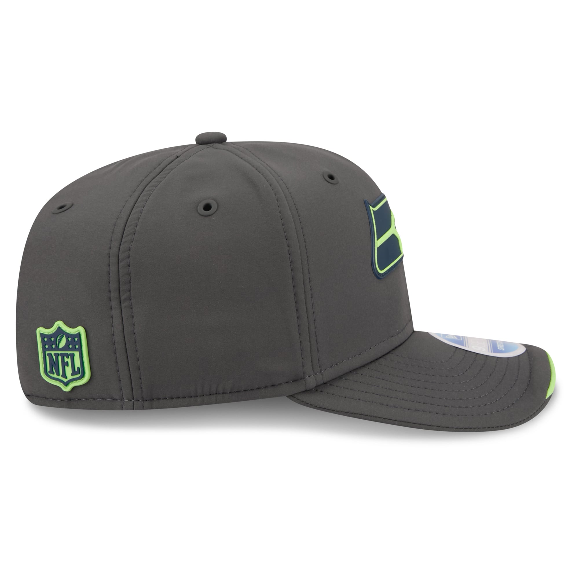 Casquette ajustable New Era anthracite Seattle Seahawks 2026 Sideline pour homme, modèle 9SEVENTY, idéale pour les temps froids.