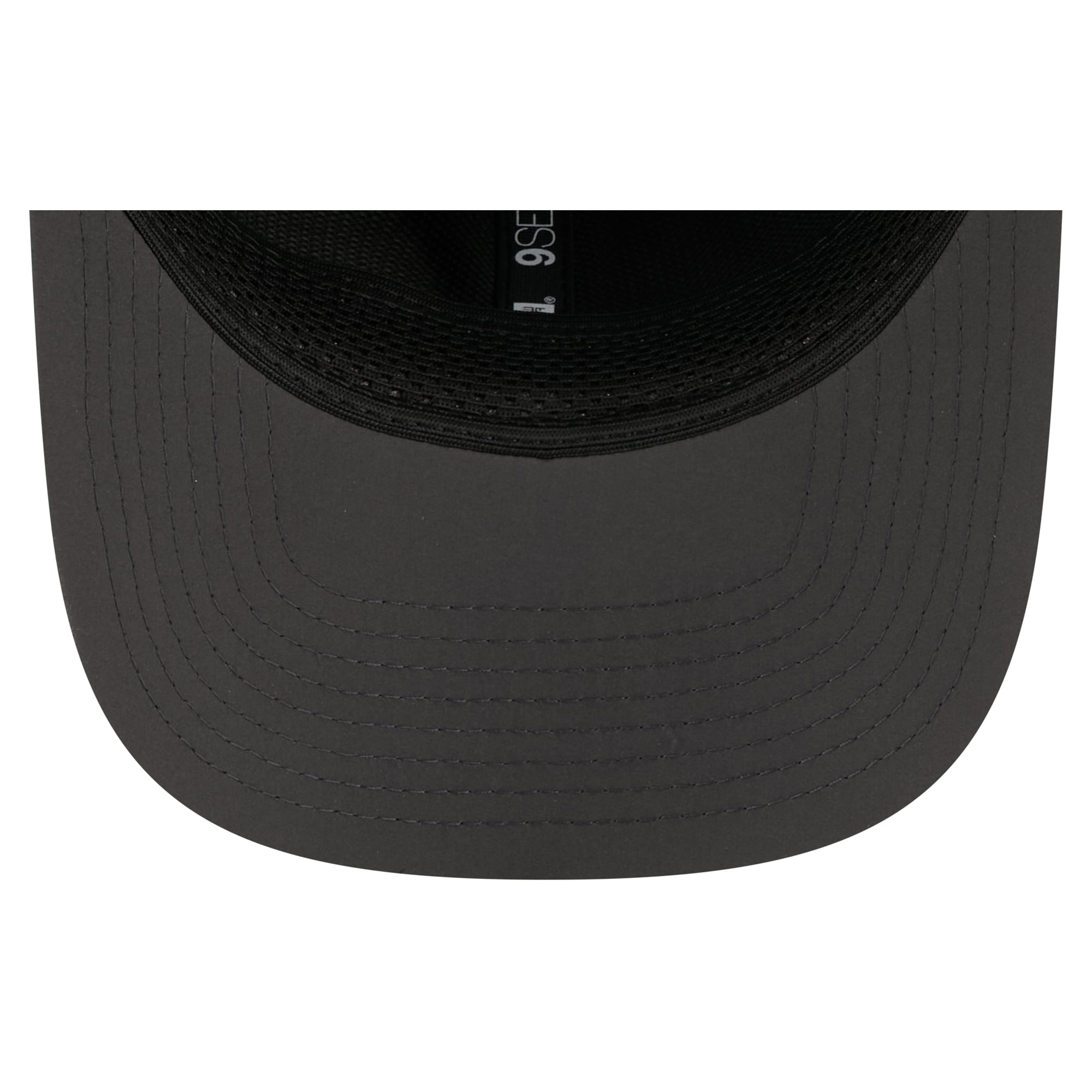 Casquette ajustable New Era anthracite Seattle Seahawks 2026 Sideline pour homme, modèle 9SEVENTY, idéale pour les temps froids.