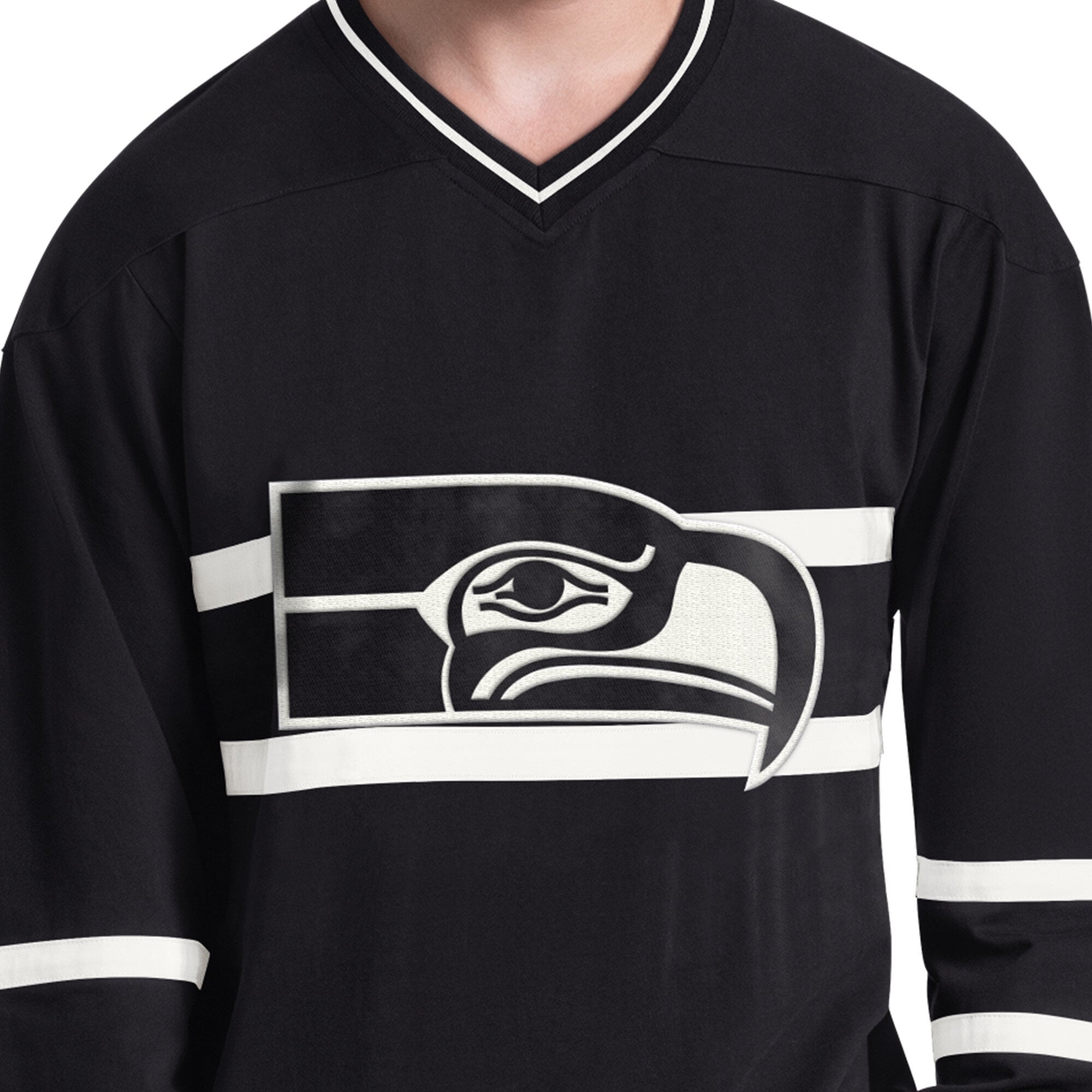 T-shirt à manches longues et col en V Starter noir Seattle Seahawks Line Up avec logo rétro
