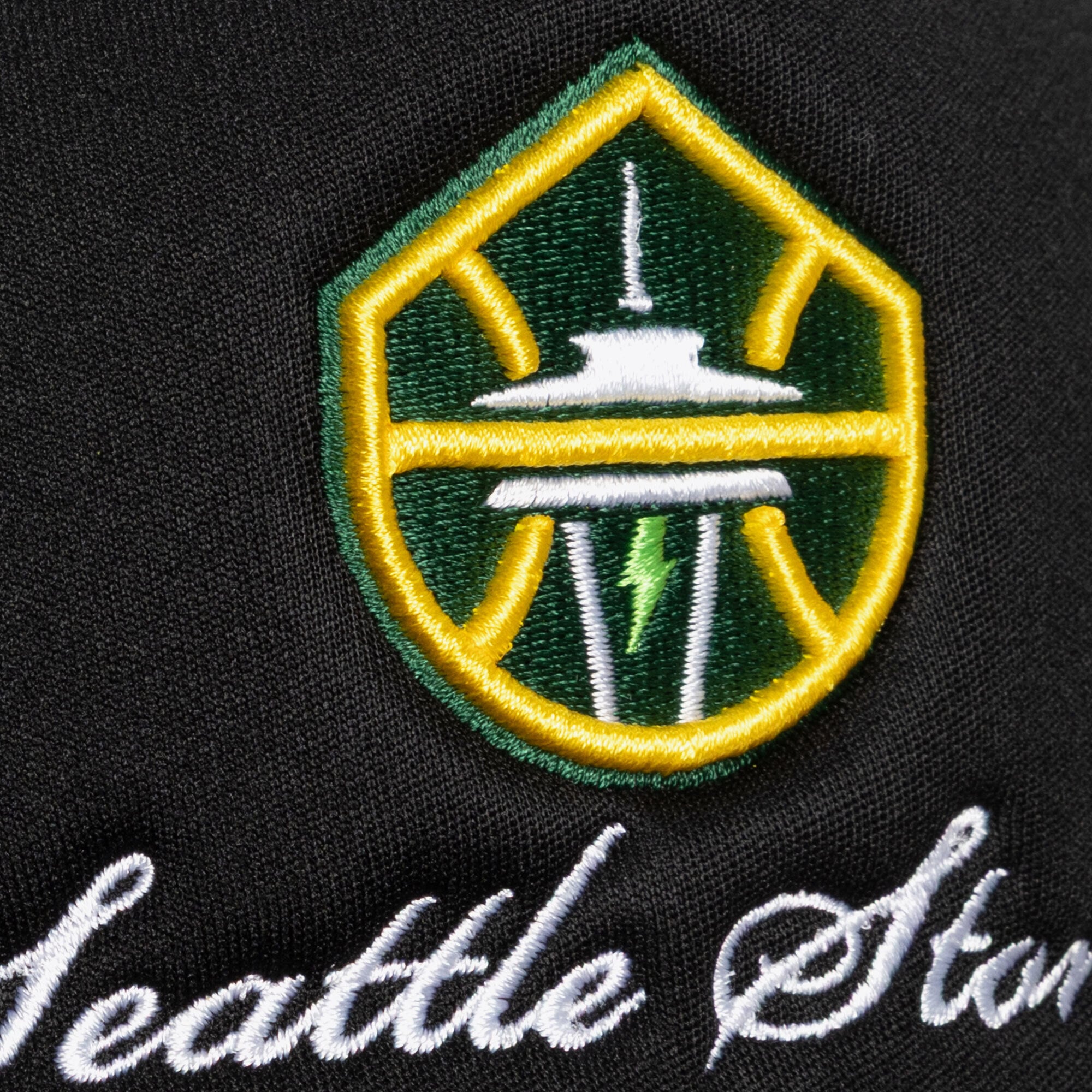 Casquette trucker unisexe Mitchell & Ness Seattle Storm Script Pro Pinch ajustable noire