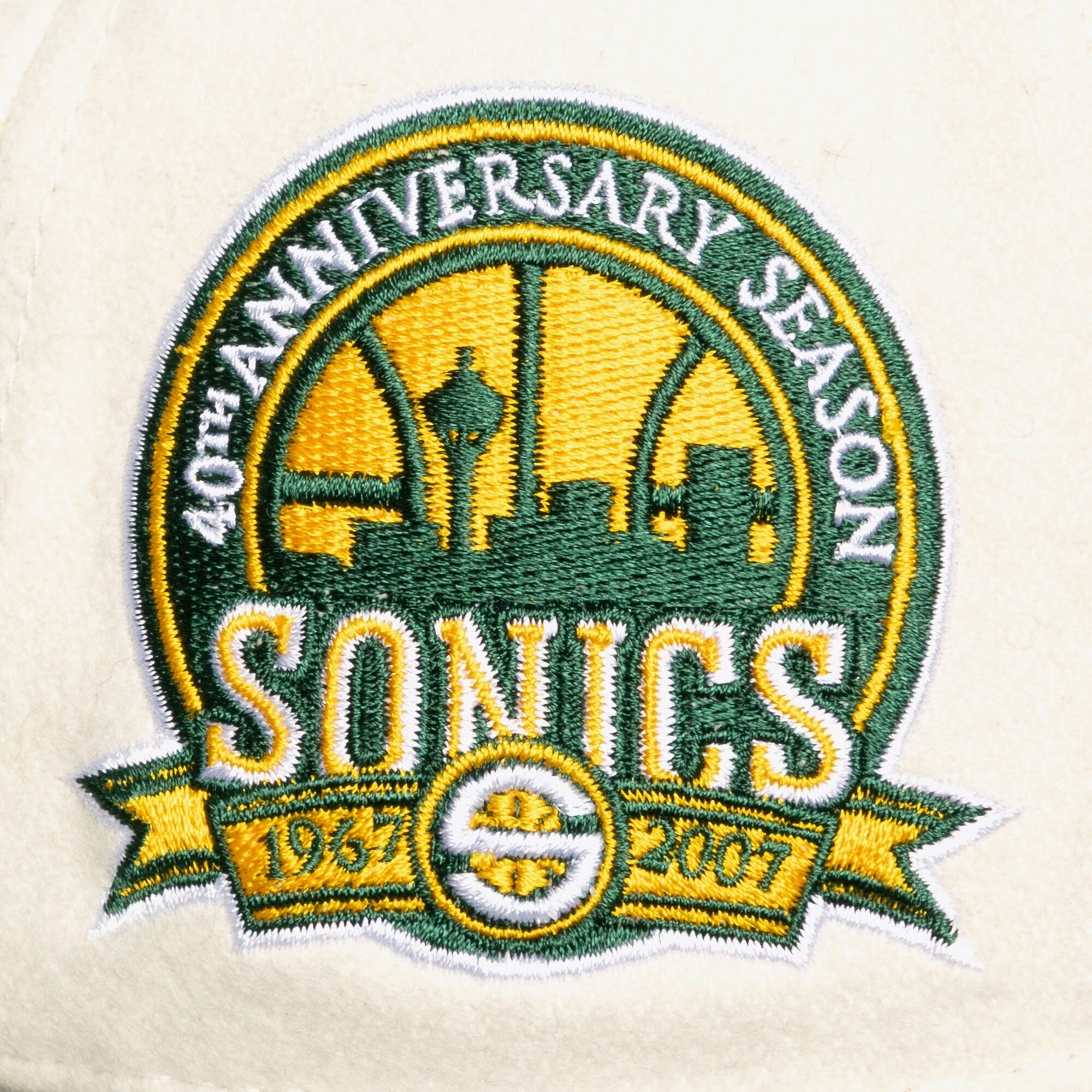 Casquette unisexe Mitchell & Ness crème Seattle SuperSonics Team Pro ajustable