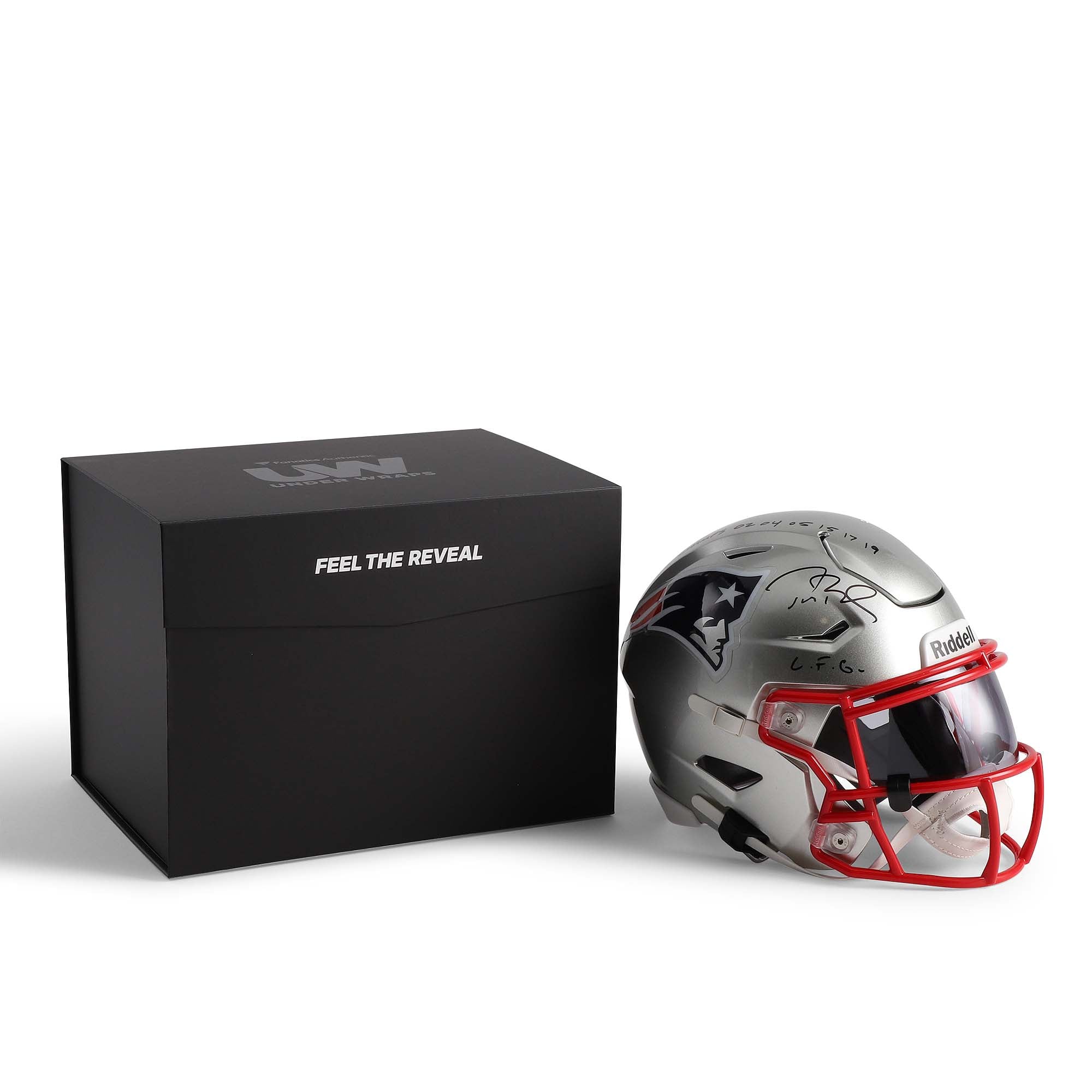 Casques NFL taille moyenne autographiés Under Wraps 2026 - Boîte mystère unique