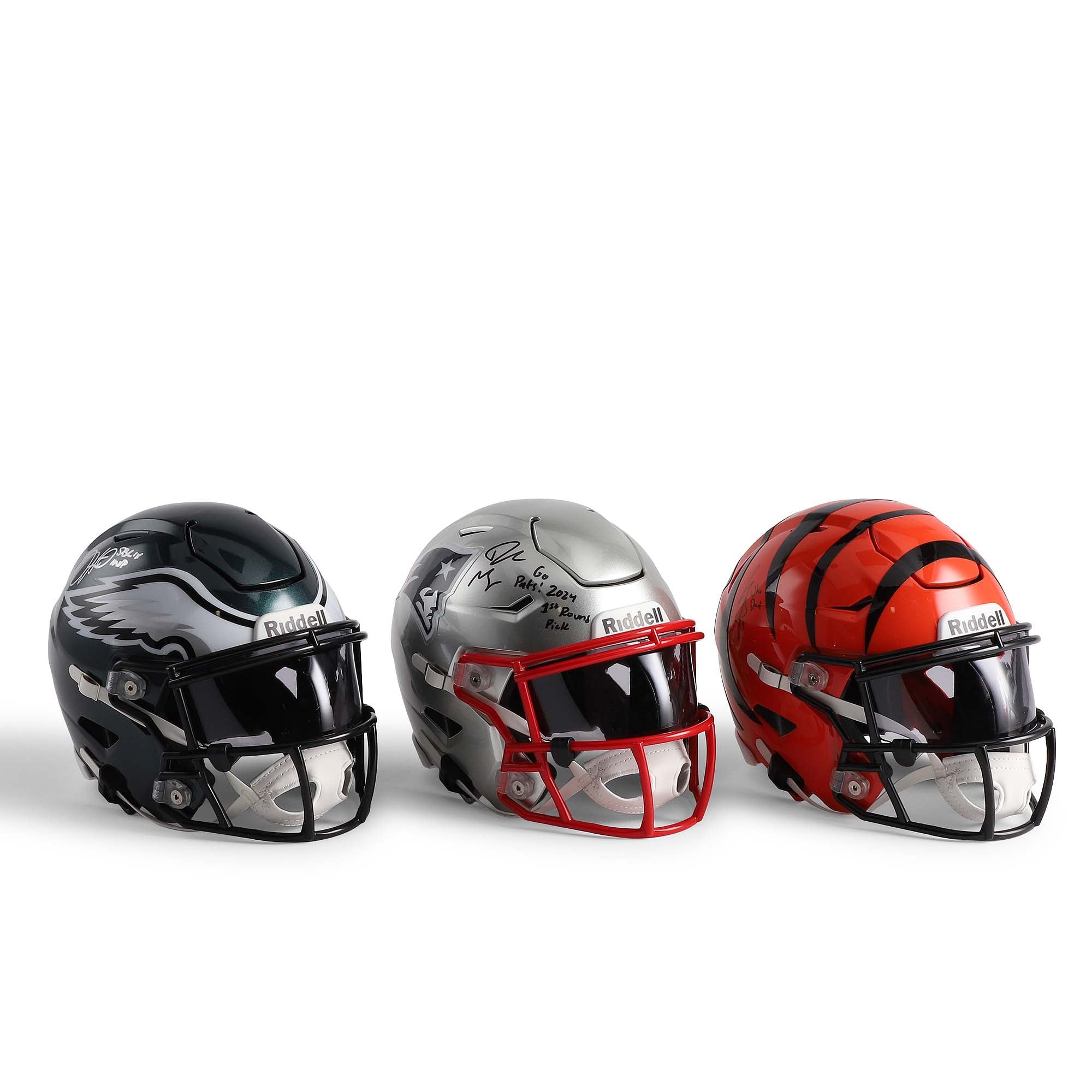 Casques NFL taille moyenne autographiés Under Wraps 2026 - Boîte mystère unique