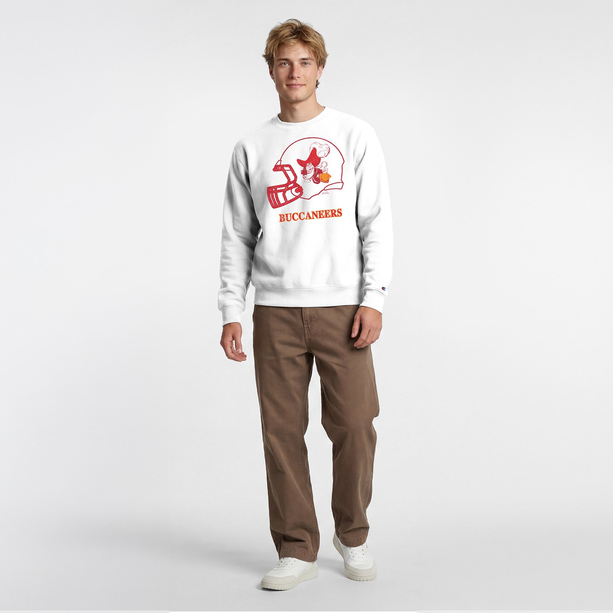 Sweat-shirt homme Disney x Champion blanc Tampa Bay Buccaneers Captain Hook Powerblend