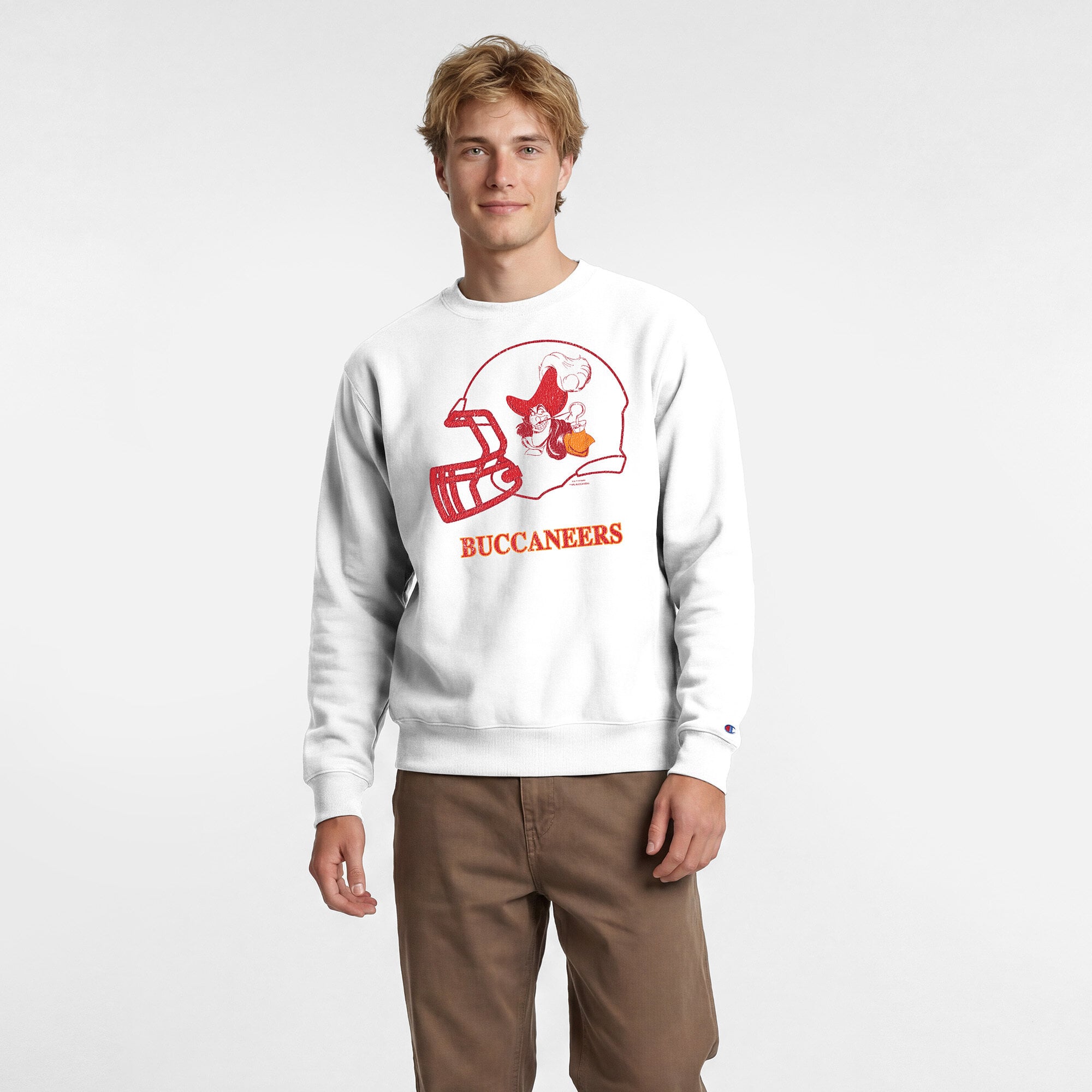 Sweat-shirt homme Disney x Champion blanc Tampa Bay Buccaneers Captain Hook Powerblend