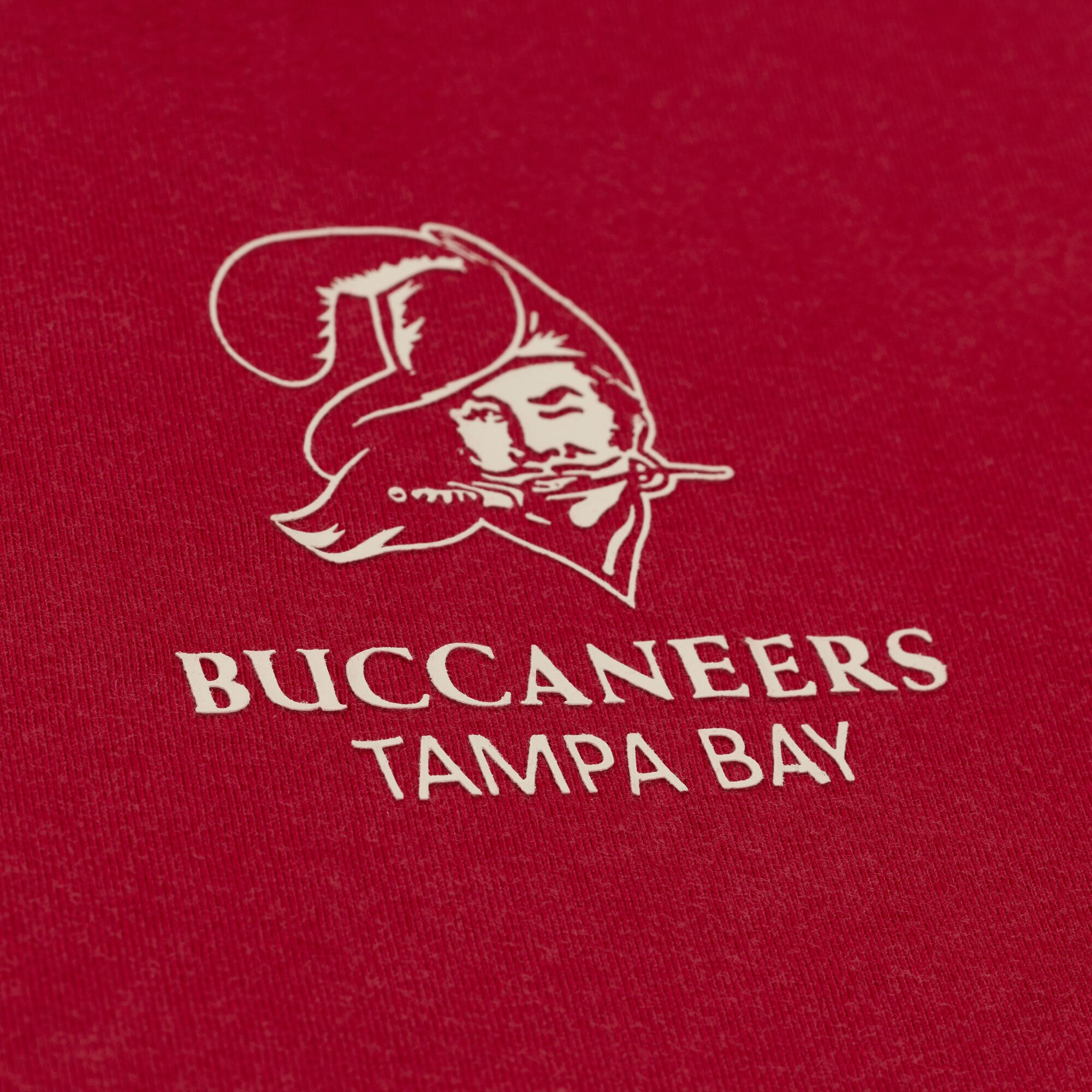 T-shirt Mitchell & Ness rouge Tampa Bay Buccaneers Core Essentials Micro Logo pour homme