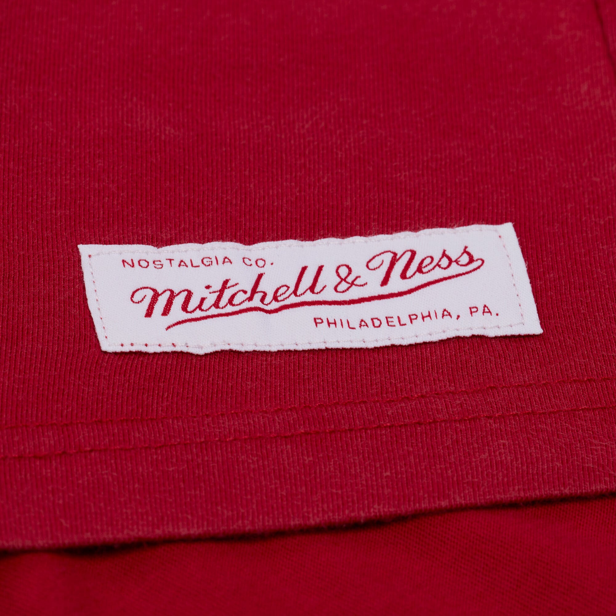 T-shirt Mitchell & Ness rouge Tampa Bay Buccaneers Core Essentials Micro Logo pour homme