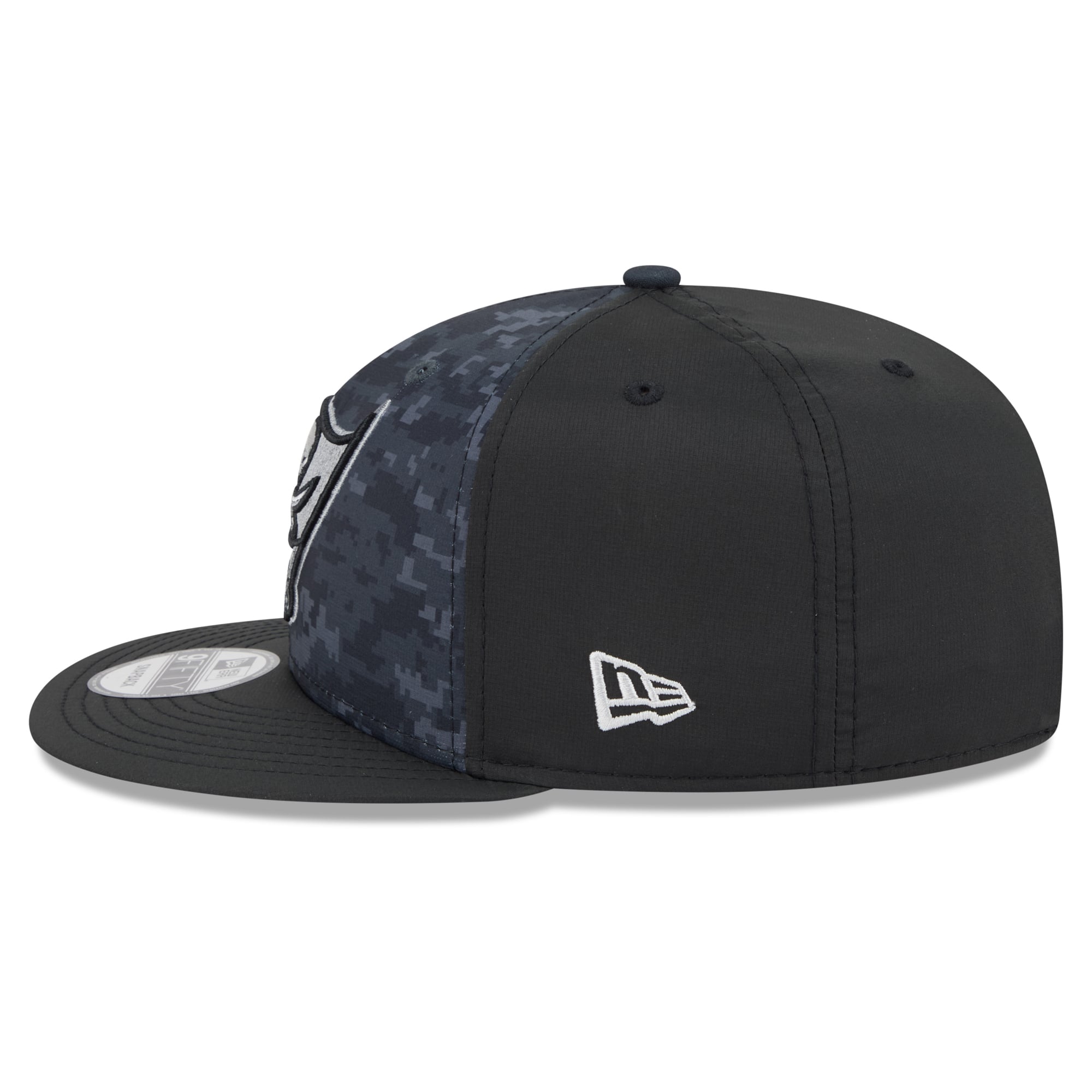 Casquette snapback New Era noire pour homme Tampa Bay Buccaneers 2026 Salute To Service 9FIFTY