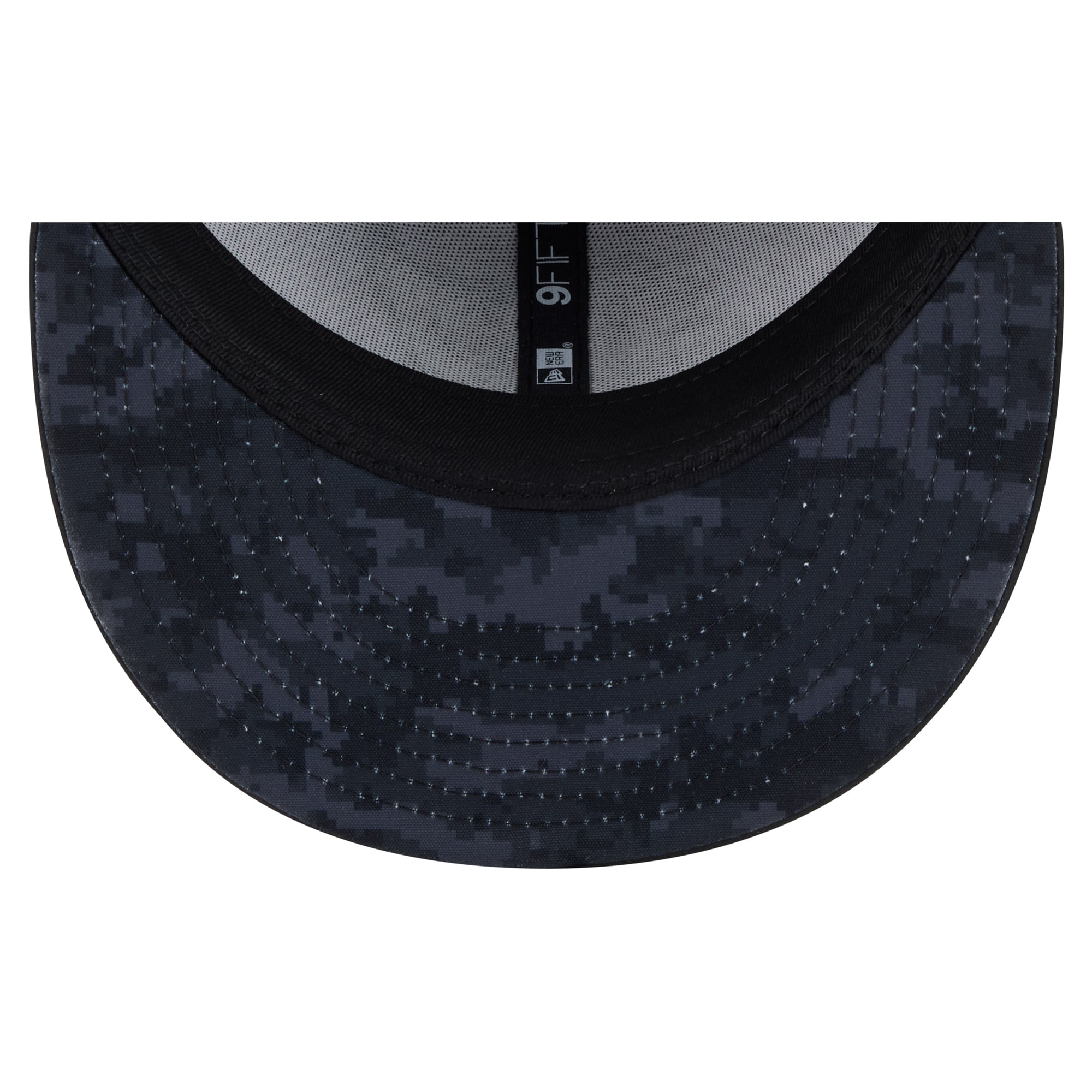 Casquette snapback New Era noire pour homme Tampa Bay Buccaneers 2026 Salute To Service 9FIFTY