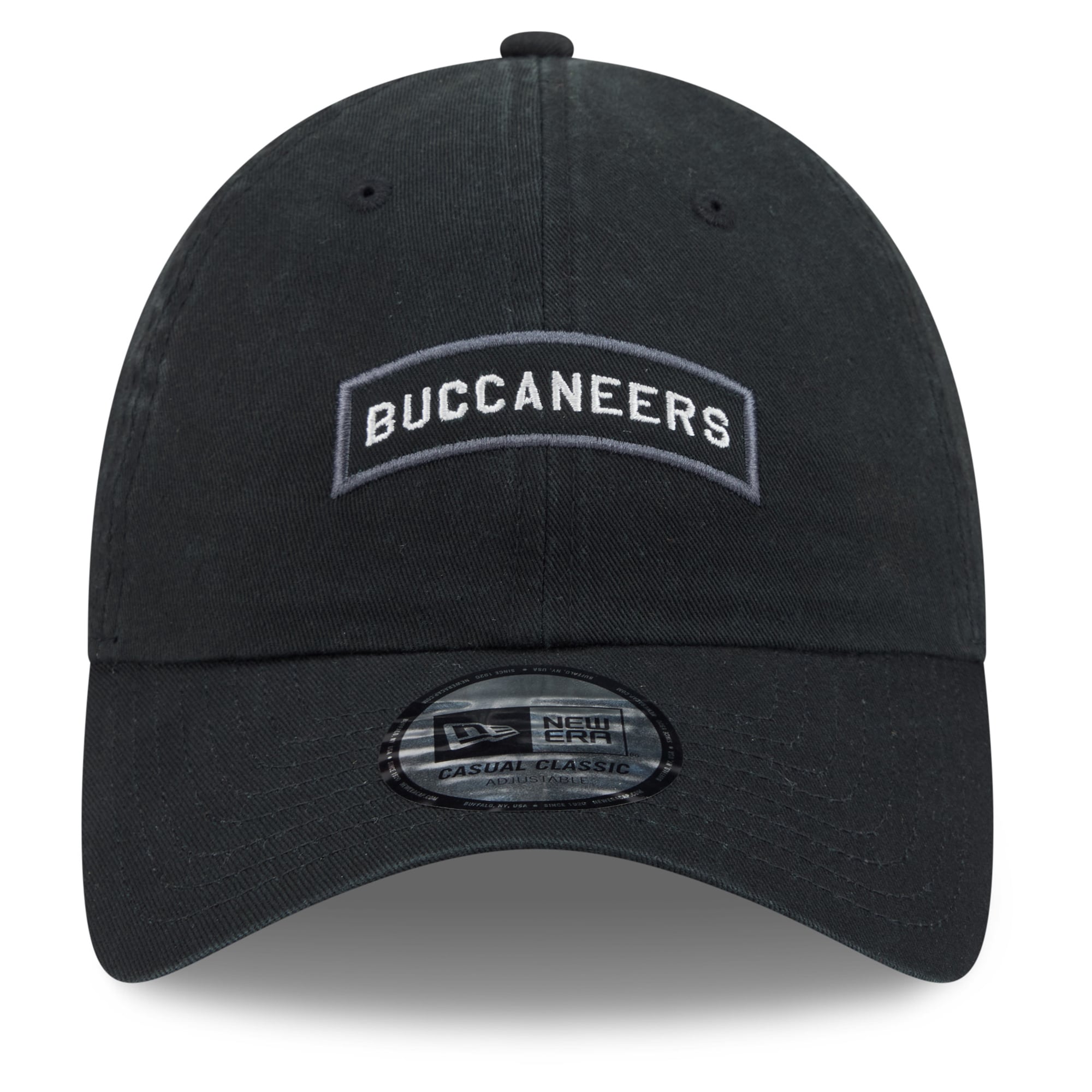 Casquette New Era noire pour homme, Tampa Bay Buccaneers 2026 Salute To Service, style classique décontracté et ajustable