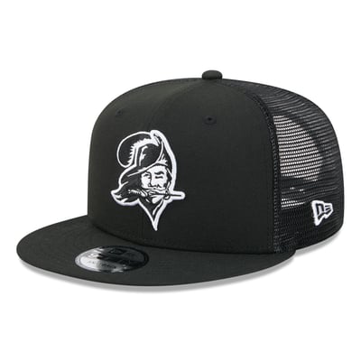 Tampa Bay Buccaneers New Era 9FIFTY Snapback Trucker Hat - Black/White