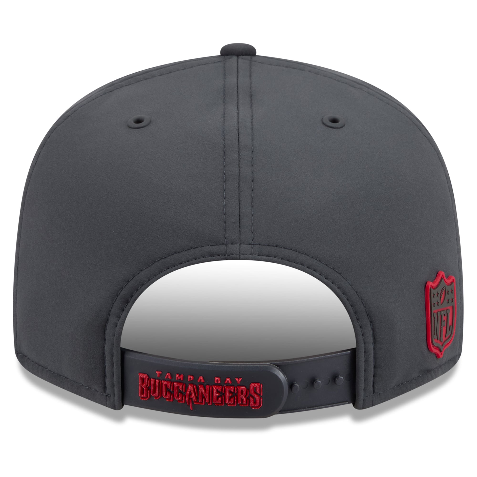 Casquette snapback New Era 9FIFTY pour homme, couleur anthracite, Tampa Bay Buccaneers, collection 2026, idéale pour les temps froids.