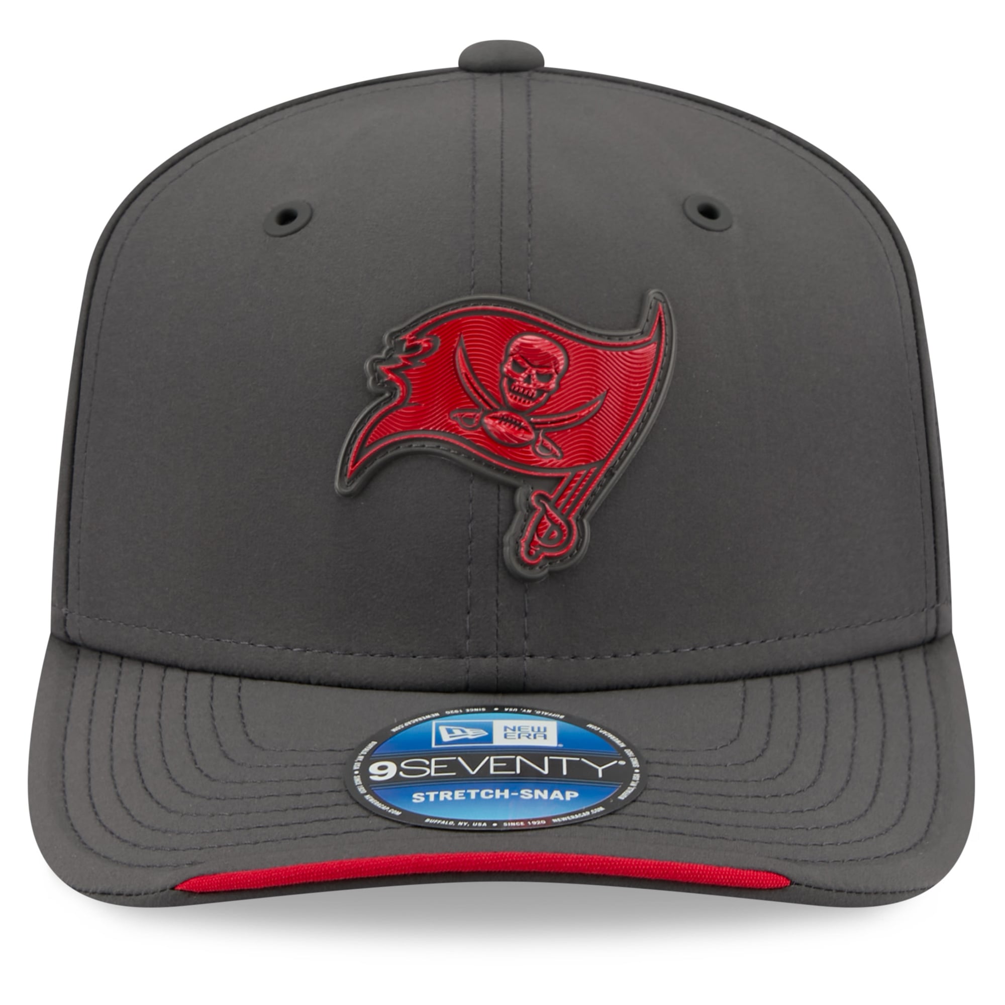 Casquette ajustable New Era 9SEVENTY pour homme, couleur anthracite, Tampa Bay Buccaneers, collection Sideline 2026, idéale pour les temps froids.