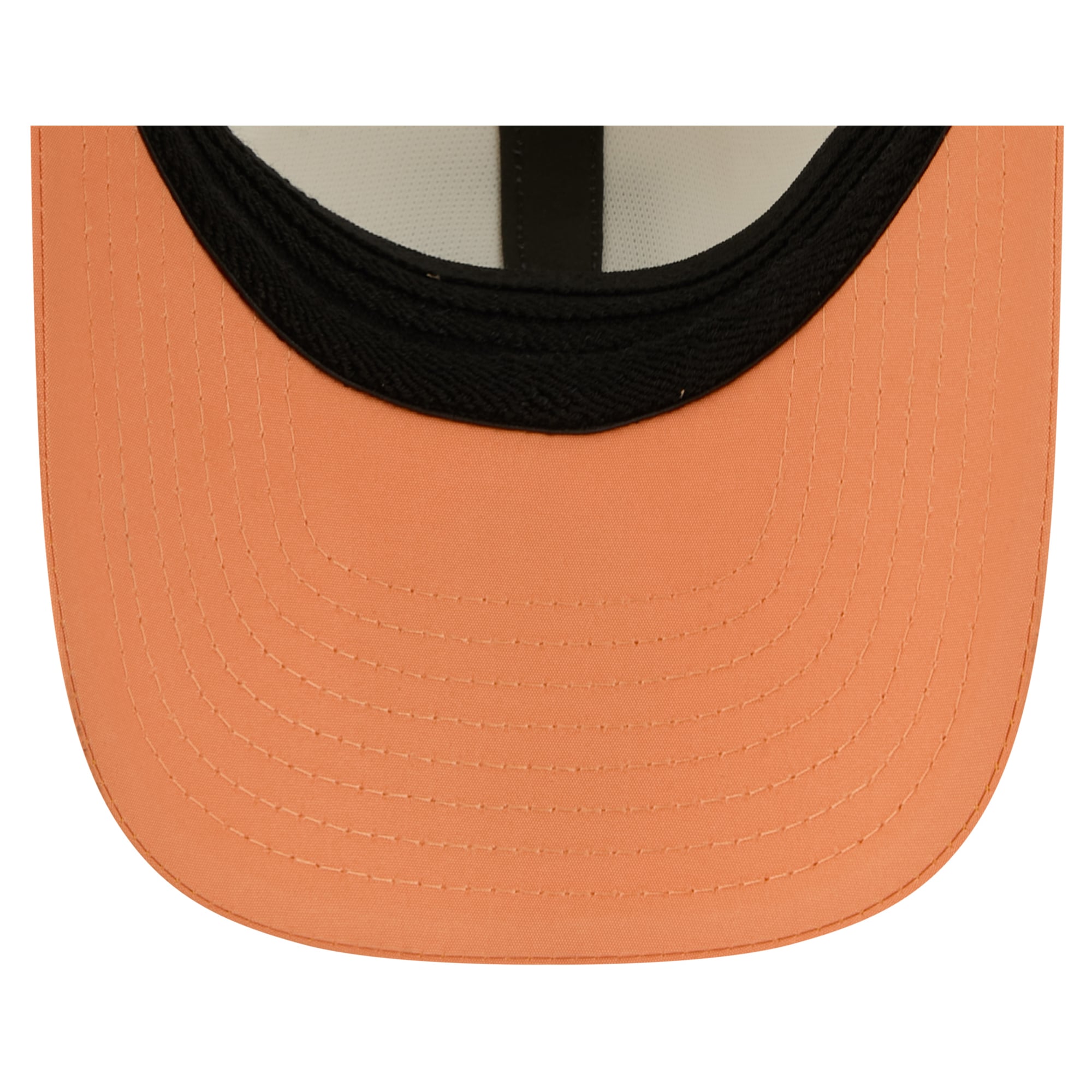 Casquette New Era Flex crème/orange Tampa Bay Buccaneers, camp d'entraînement NFL 2026, modèle 39THIRTY.