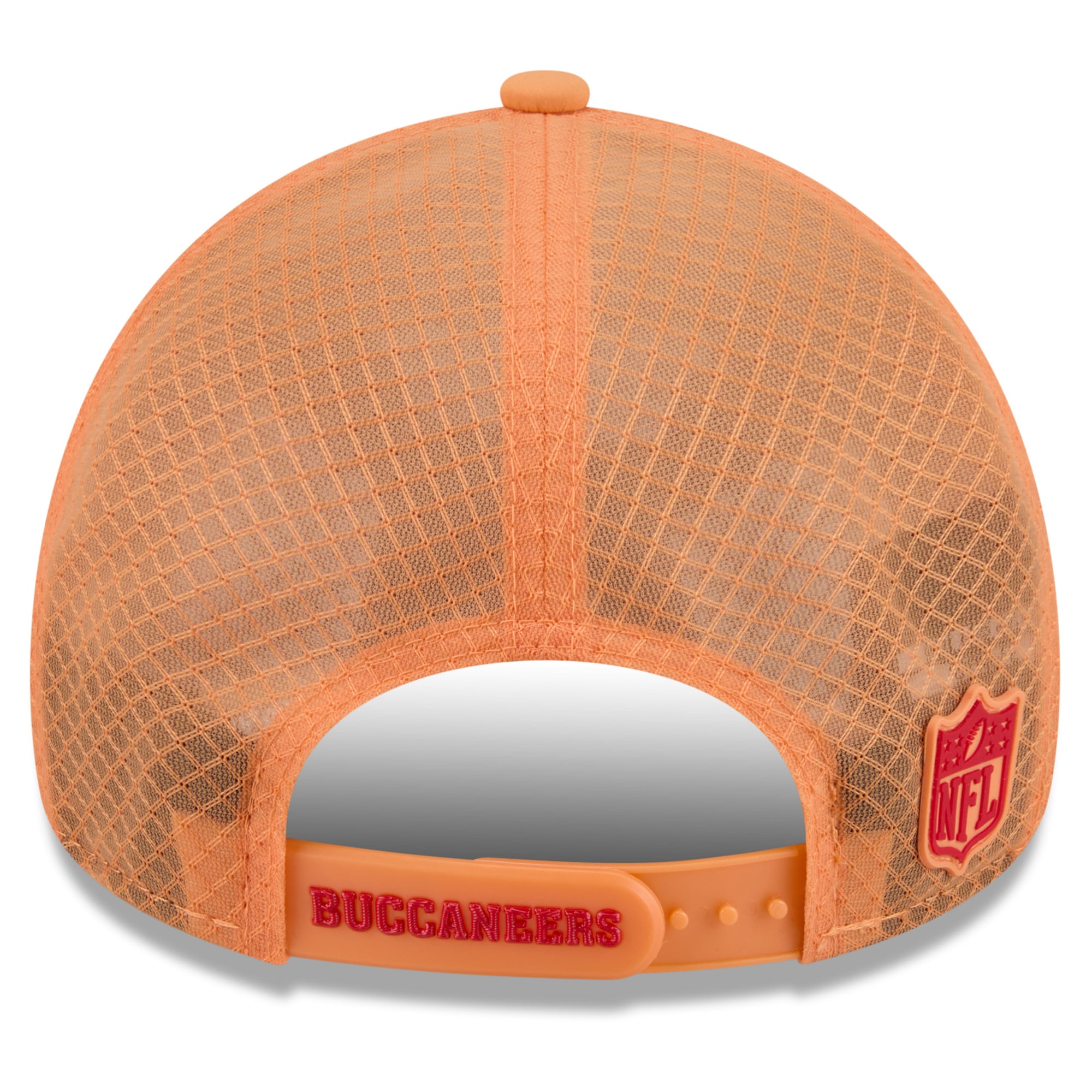Men's New Era Red Tampa Bay Buccaneers 2026 Sideline Apex 9FORTY Adjustable Trucker Hat