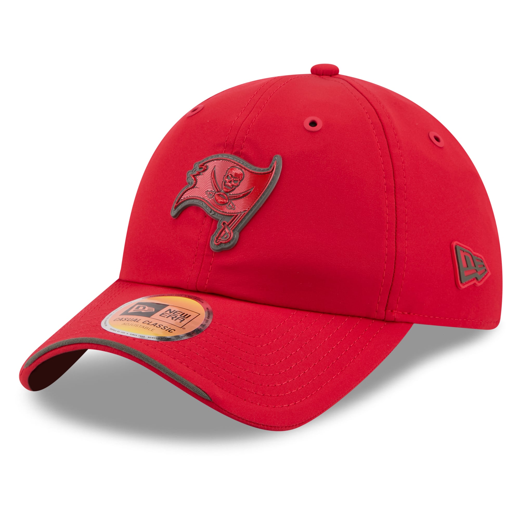 Casquette New Era rouge Tampa Bay Buccaneers 2026 Sideline Casual Classic pour homme