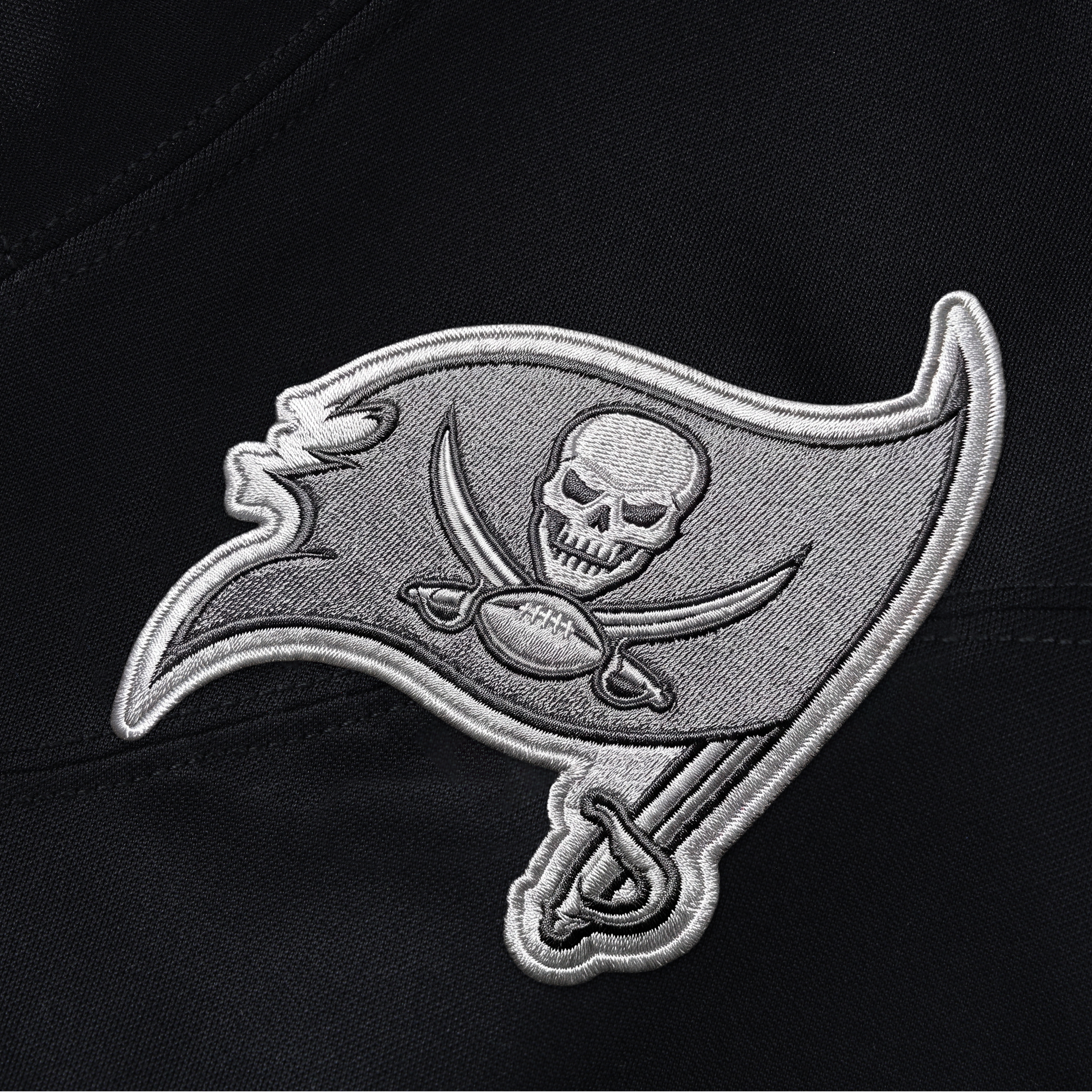 Maillot Nike Baker Mayfield noir Tampa Bay Buccaneers 2026 Salute to Service, édition limitée cousue