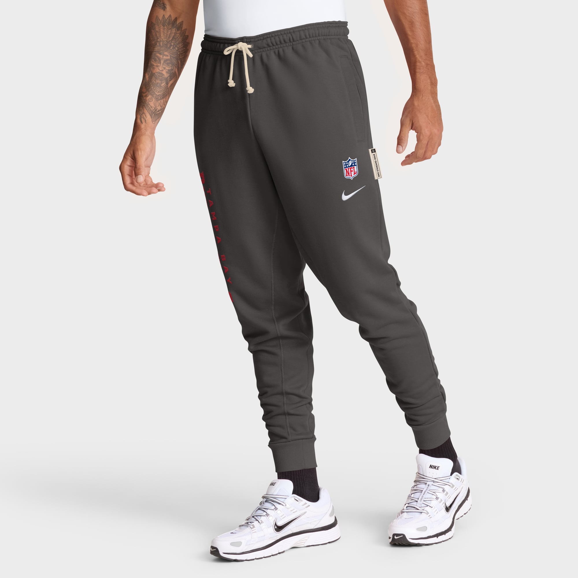 Pantalon fuselé Nike Pewter Tampa Bay Buccaneers Sideline Standard Issue Ground Game Dri-FIT pour homme