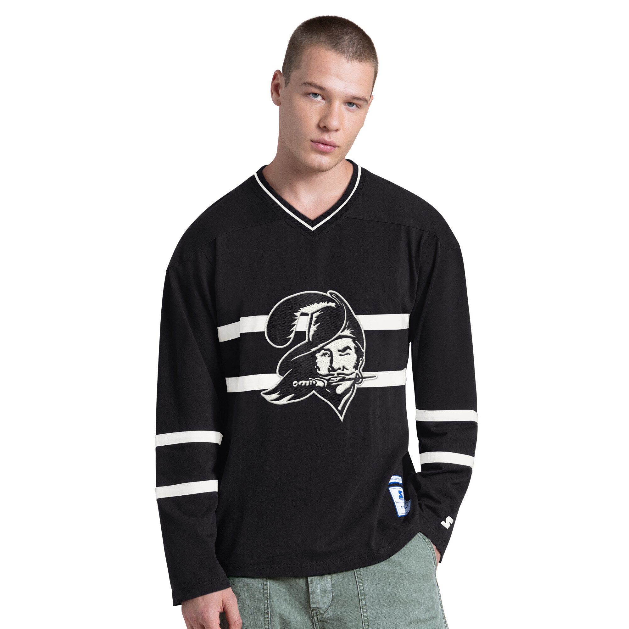 T-shirt à manches longues et col en V Starter Black Tampa Bay Buccaneers Line Up avec logo rétro pour homme