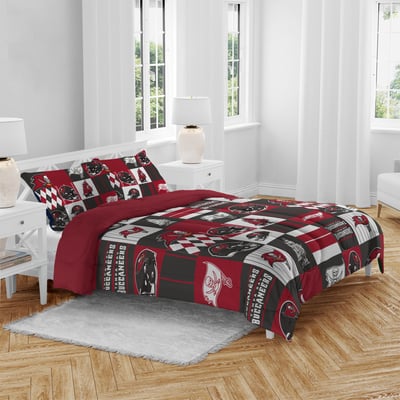 Tampa Bay Buccaneers Pegasus Patchwork Plaid Three-Piece Full/Queen Bed in a Bag Set