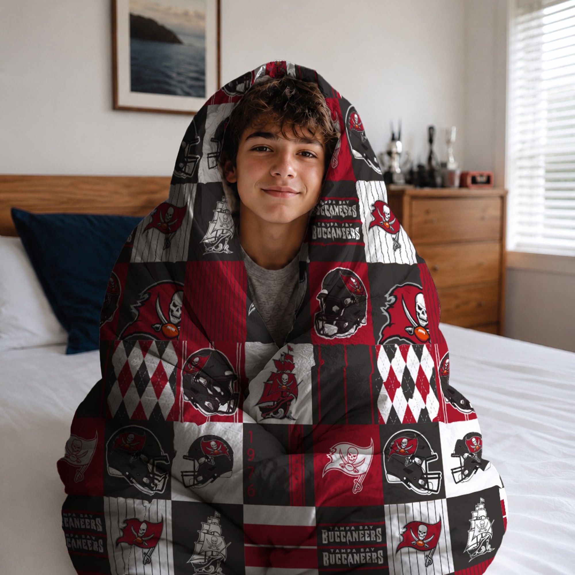 Pegasus Tampa Bay Buccaneers Patchwork Plaid Two-Piece Twin/Twin XL Bed in a Bag Set