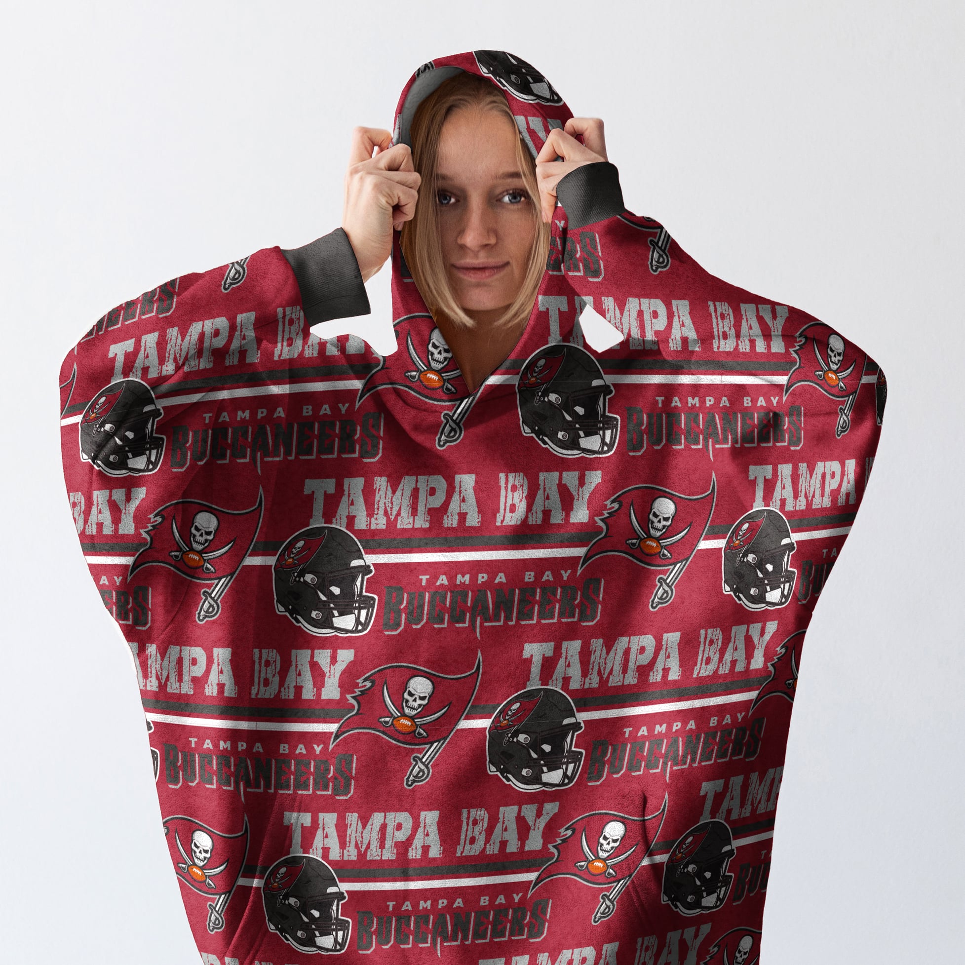 Pegasus Tampa Bay Buccaneers Wave Ultra Soft Fan Cape