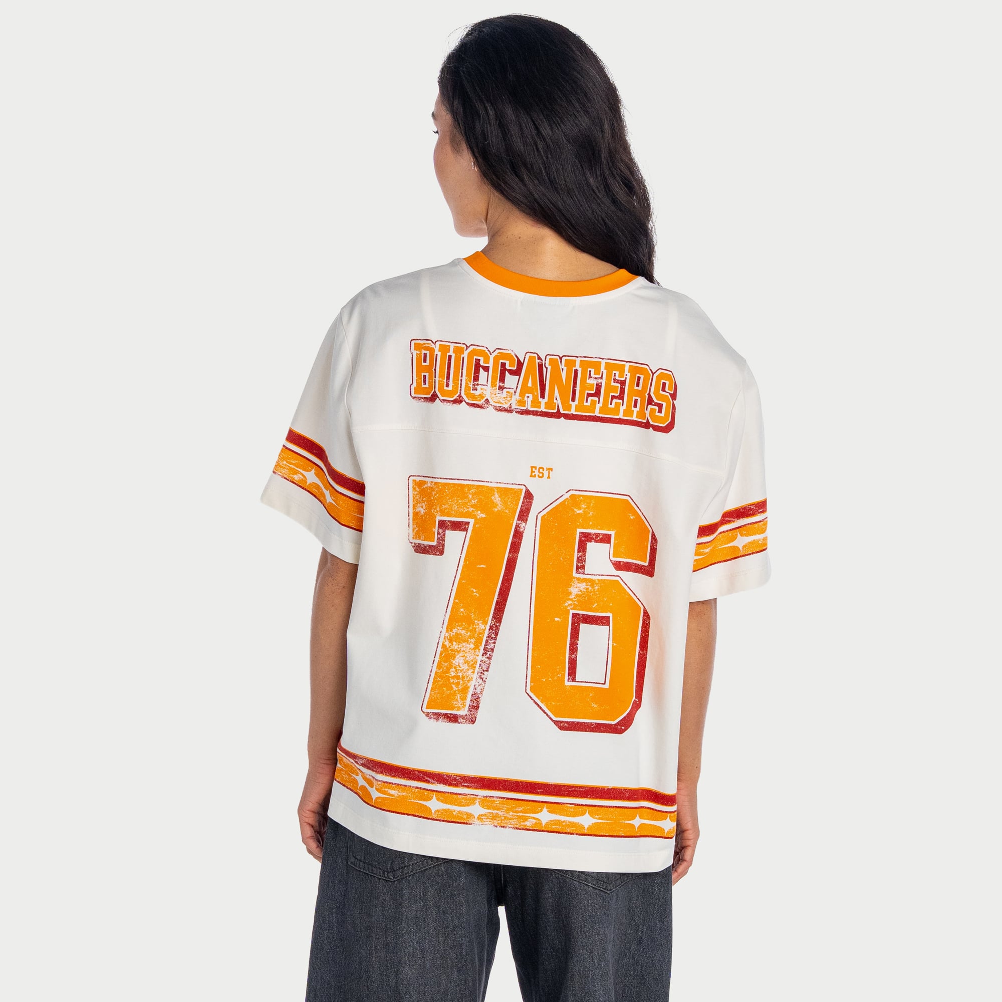 T-shirt boyfriend oversize crème The Wild Collective pour femme, Tampa Bay Buccaneers