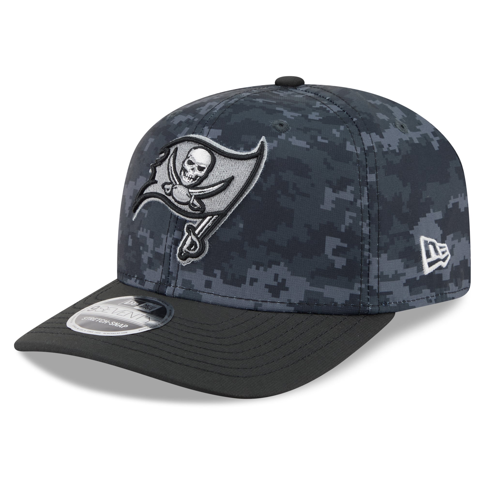 Casquette ajustable New Era noire Tampa Bay Buccaneers 2026 Salute To Service 9SEVENTY pour jeunes