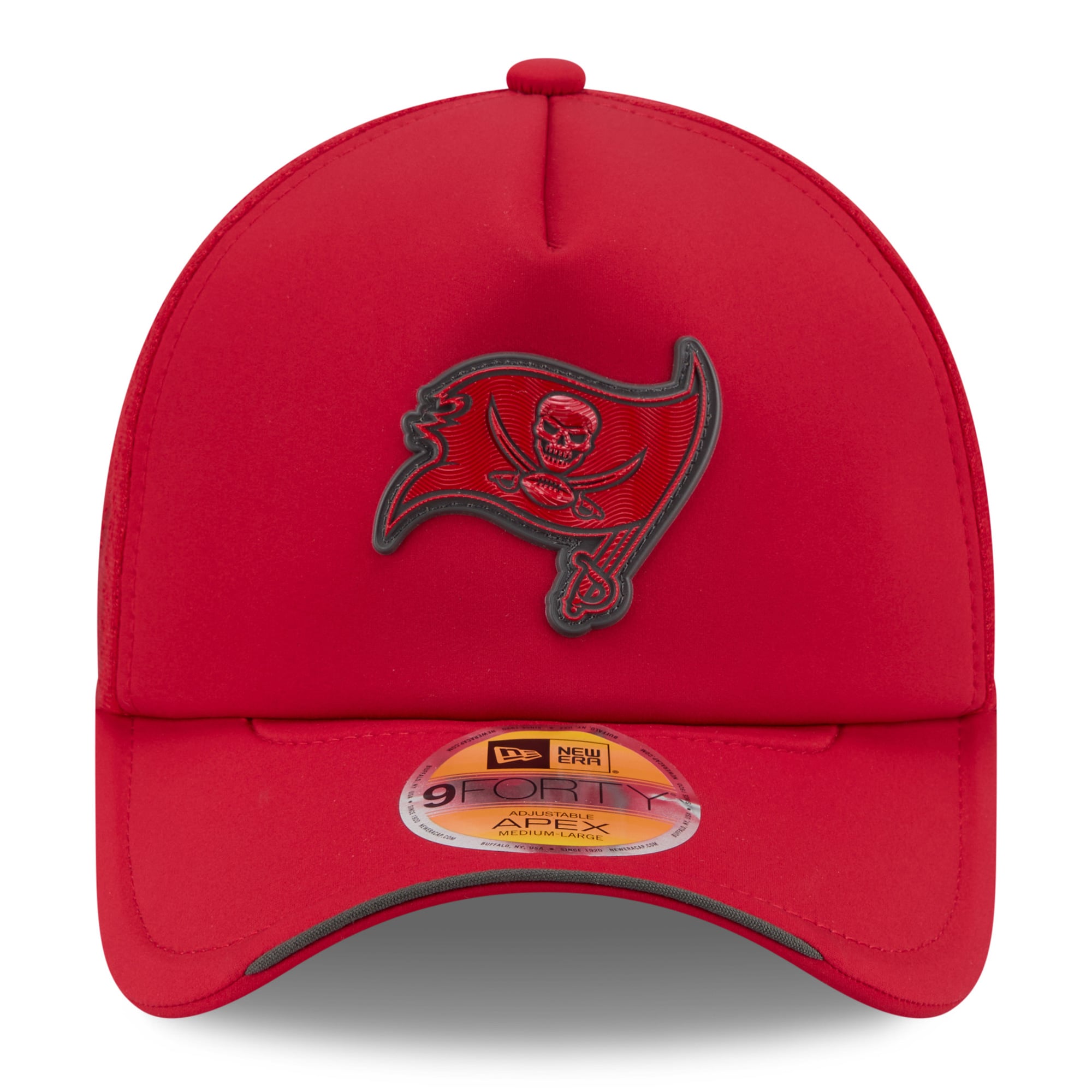 Youth New Era Red Tampa Bay Buccaneers 2026 Sideline Apex 9FORTY Adjustable Trucker Hat