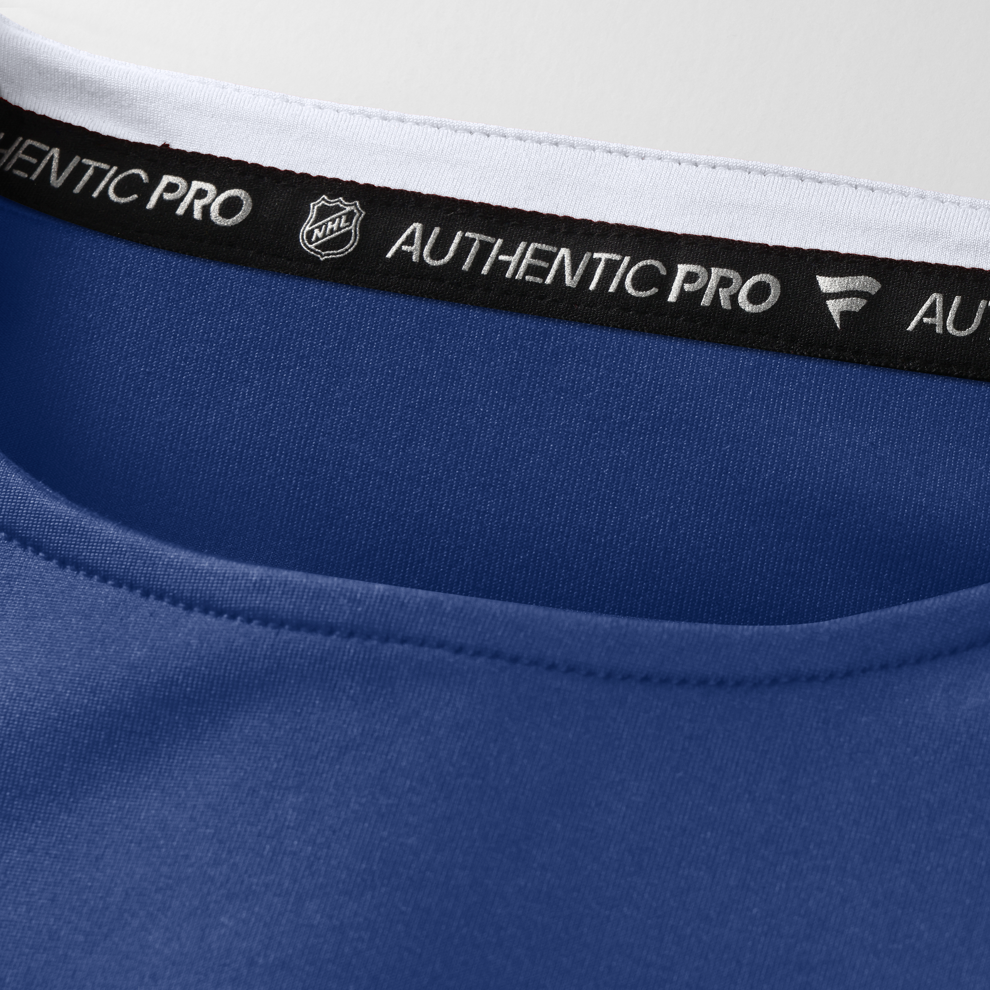 T-shirt à manches longues authentique Pro Rink Tech Tampa Bay Lightning bleu Fanatics pour homme