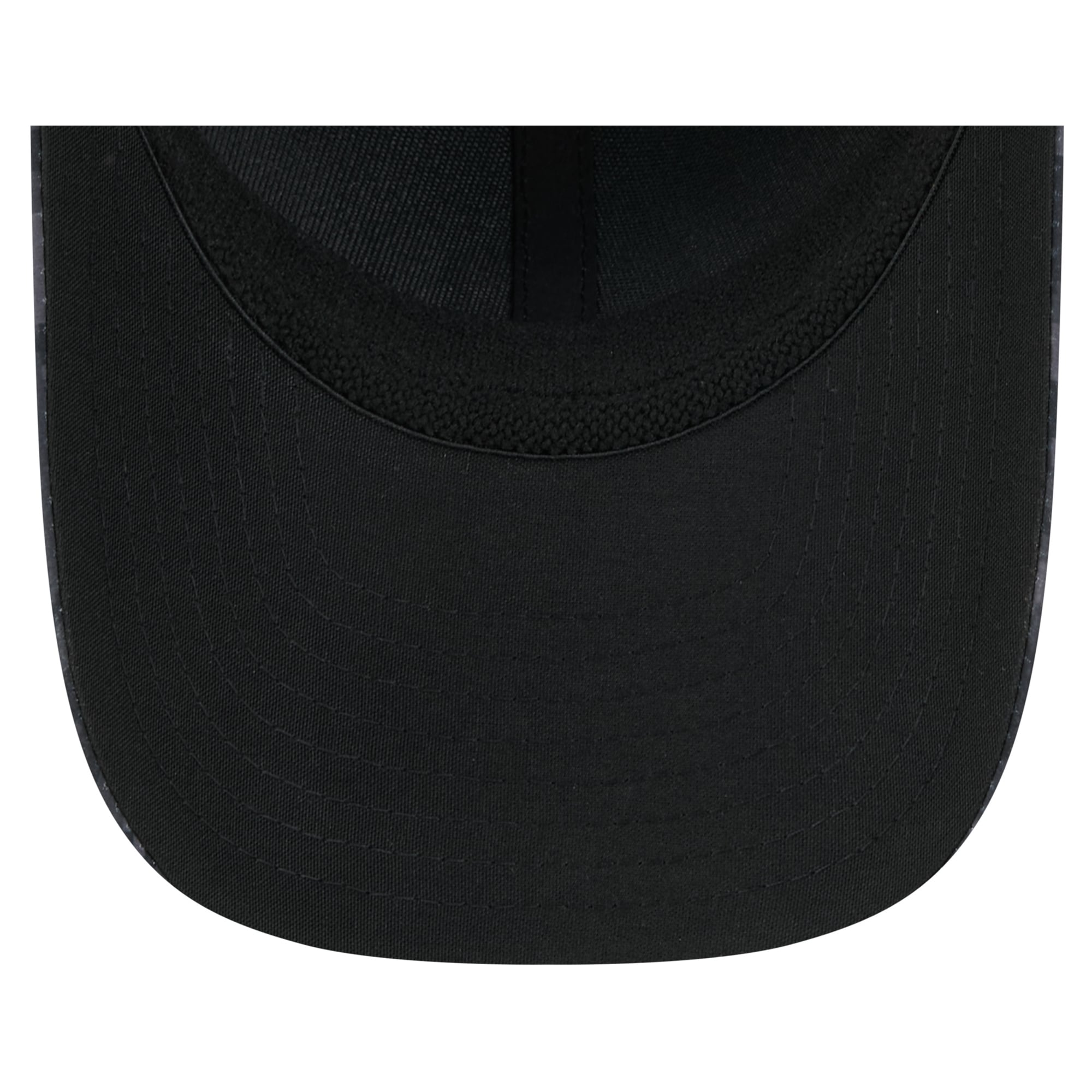 Casquette extensible New Era noire Tennessee Titans 2026 Salute To Service 39THIRTY M-Crown pour homme