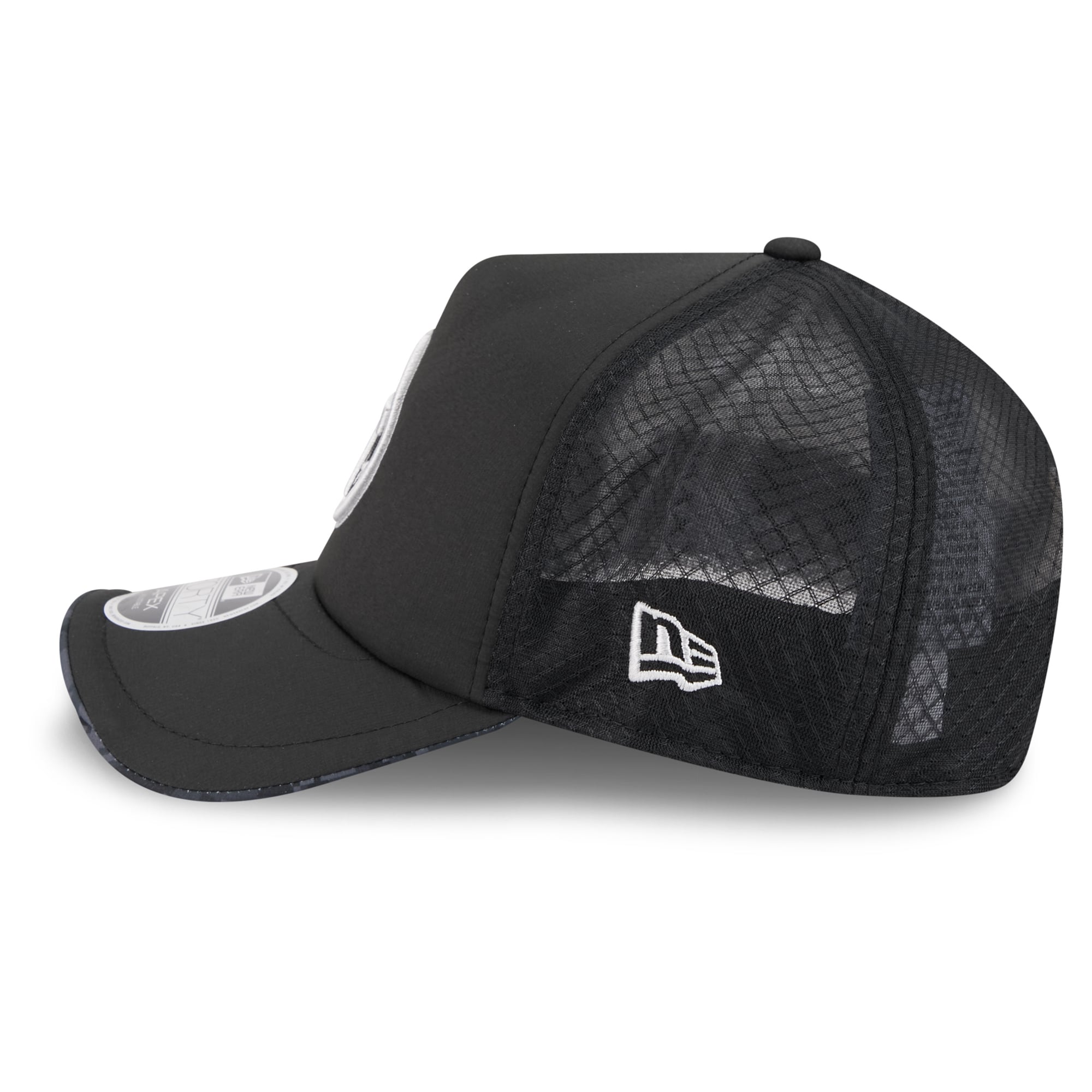 Casquette trucker ajustable New Era Apex 9FORTY noire Tennessee Titans 2026 Salute To Service pour homme